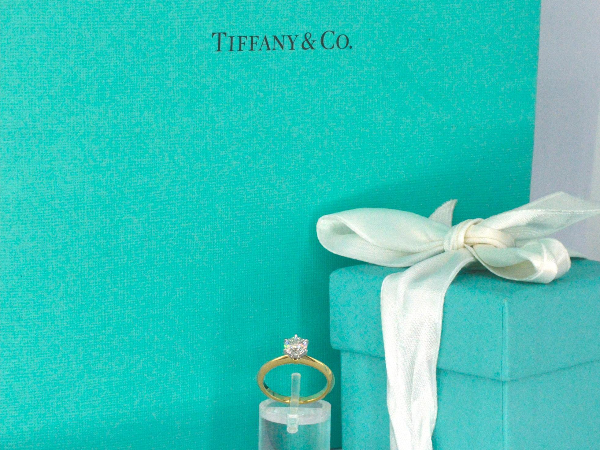 Tiffany & Co - The Tiffany setting ring avec couronne en platine et un diamant de taille brillant  en vente 3