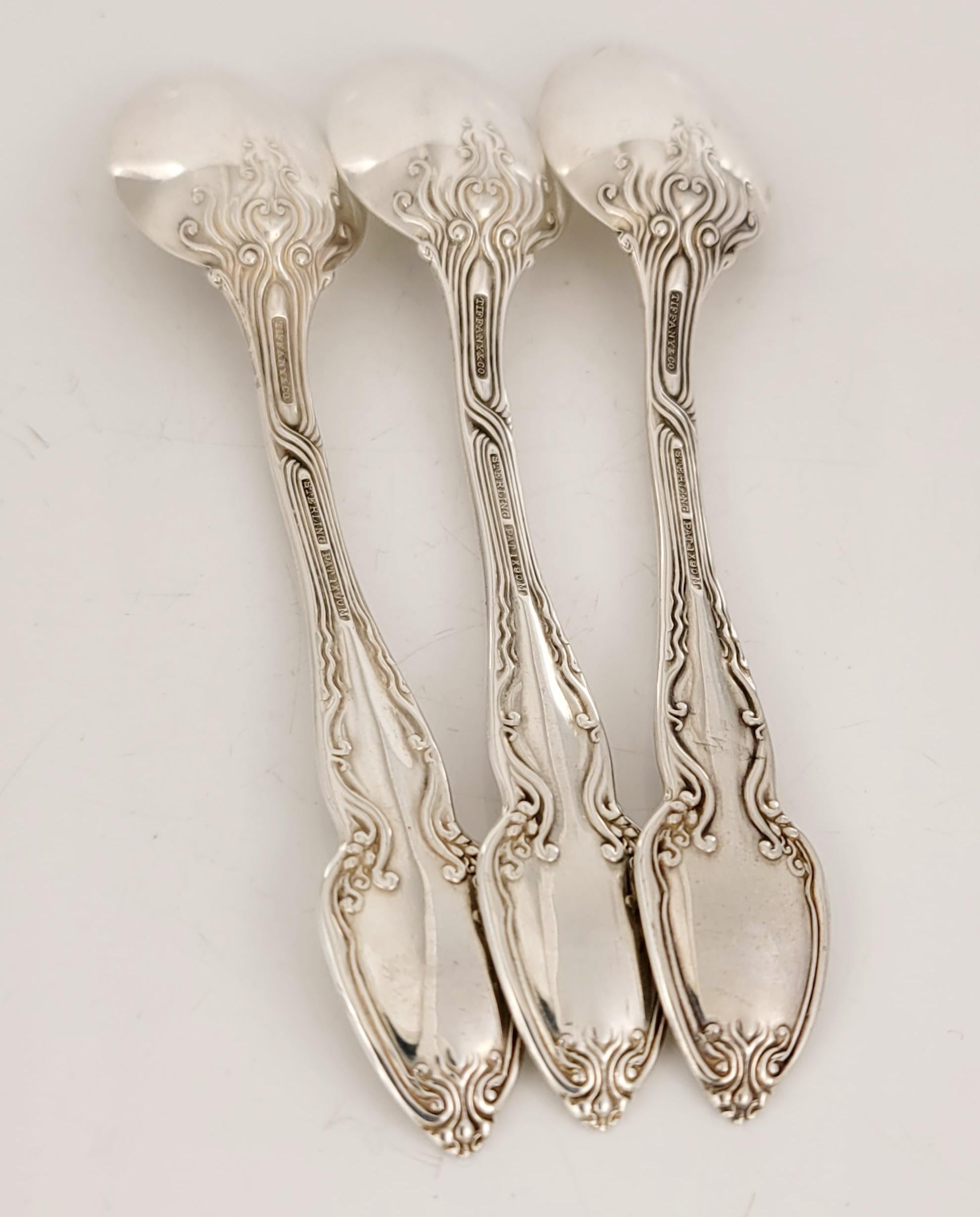 Brand Tiffany& co Spoons
Material Sterling Silver 925
Spoon Dimension 4''
Weight: 13gr each
Condition Pre-Owned
Comes with Tiffany& co pouch