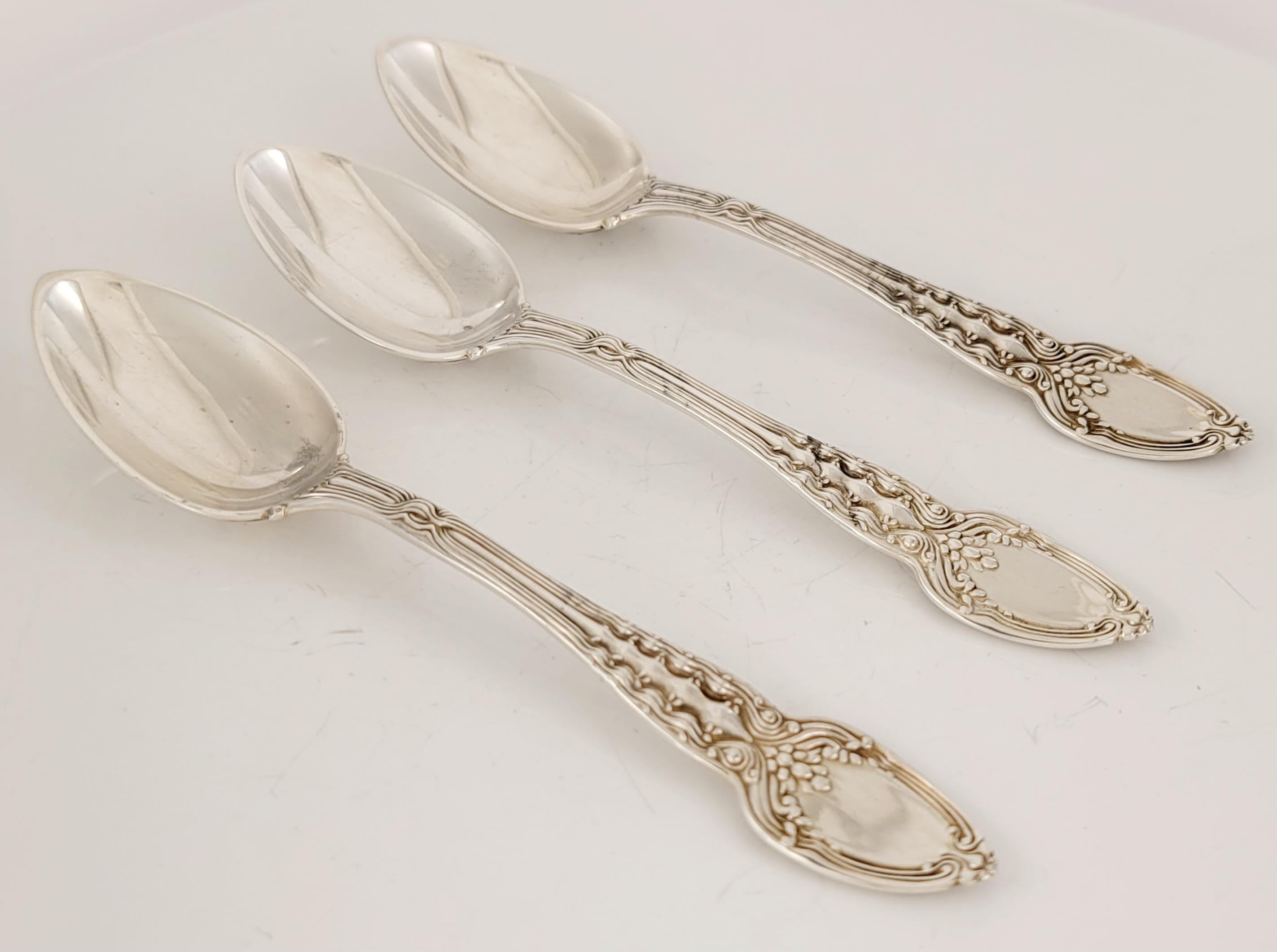 Tiffany& co three set tea  Spoons in Sterling Silver 925 Pat 1x90M In Good Condition For Sale In New York, NY