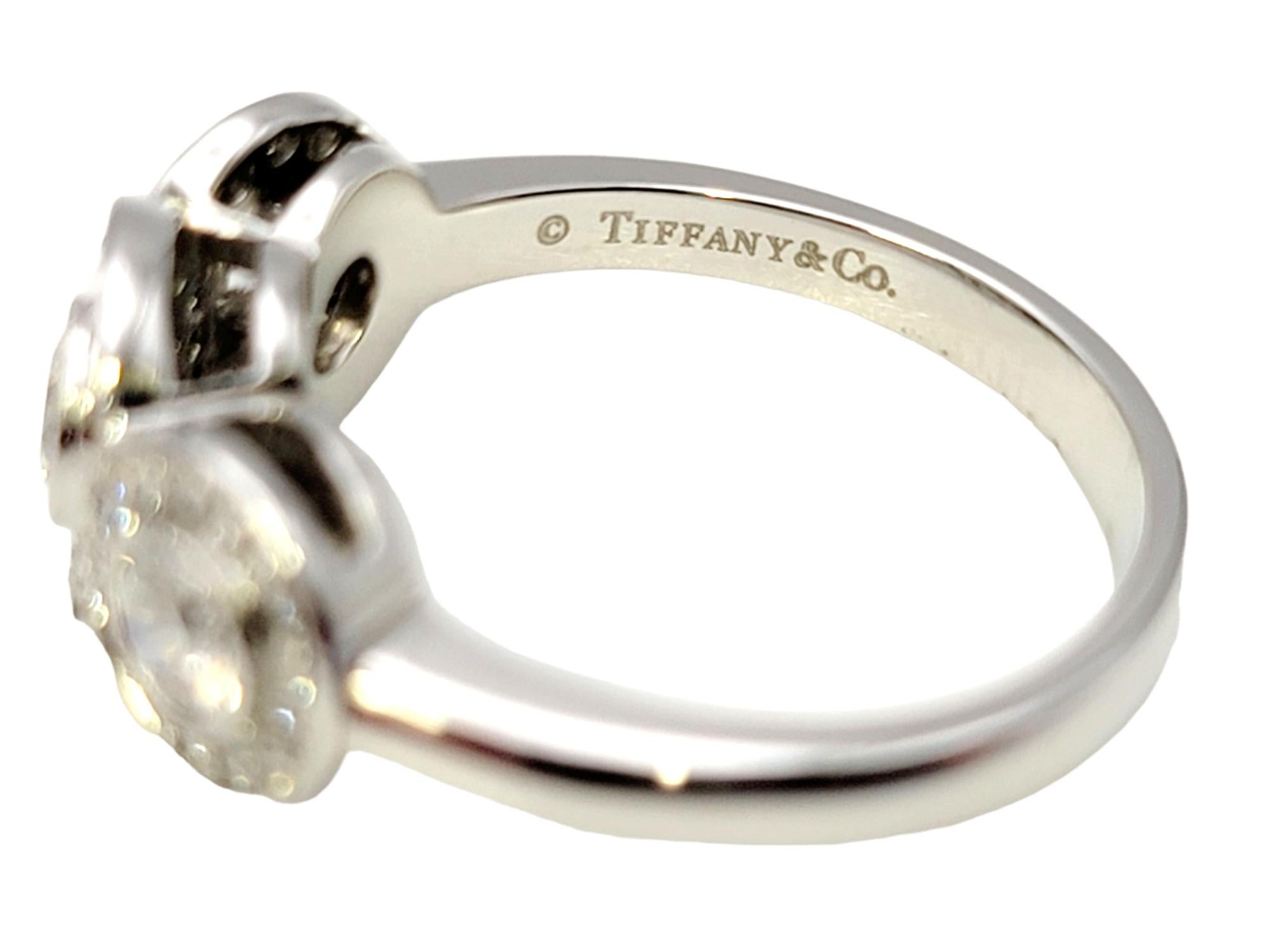 Tiffany & Co. Drei Stein Kreis-Diamant-Halo-Ring aus Platin .55 Karat insgesamt 5