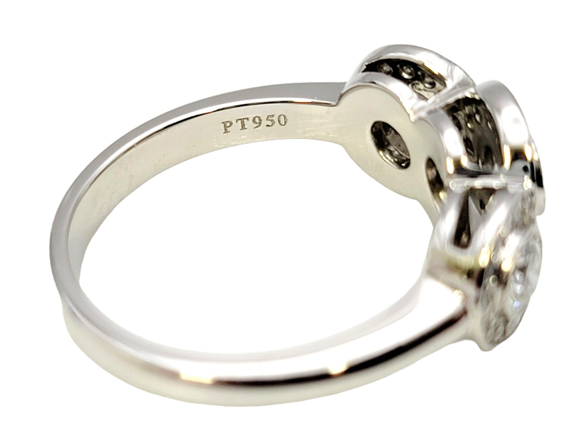 Tiffany & Co. Drei Stein Kreis-Diamant-Halo-Ring aus Platin .55 Karat insgesamt 6