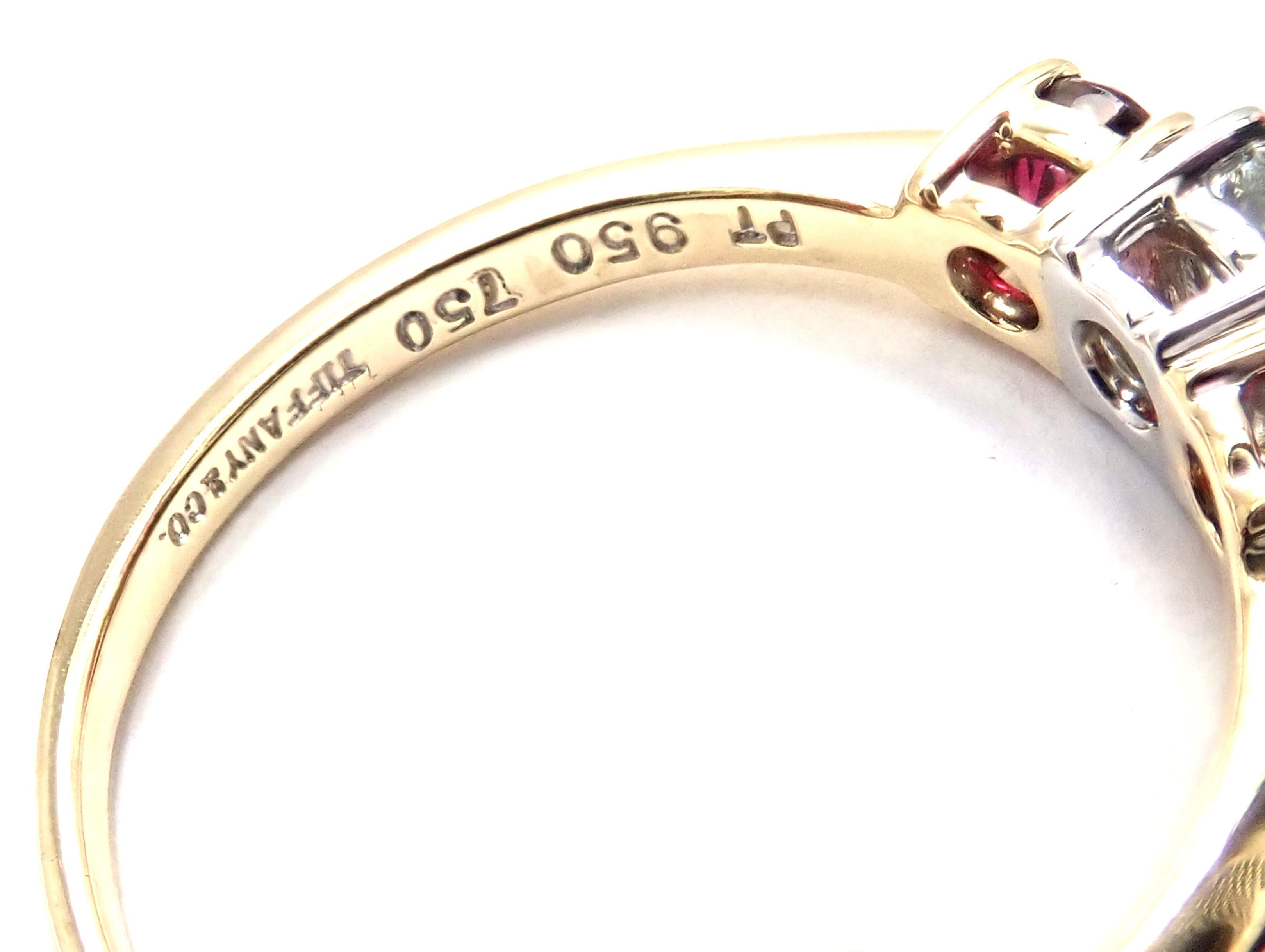 Brilliant Cut Tiffany & Co. Three-Stone Diamond Ruby Yellow Gold Platinum Band Ring For Sale