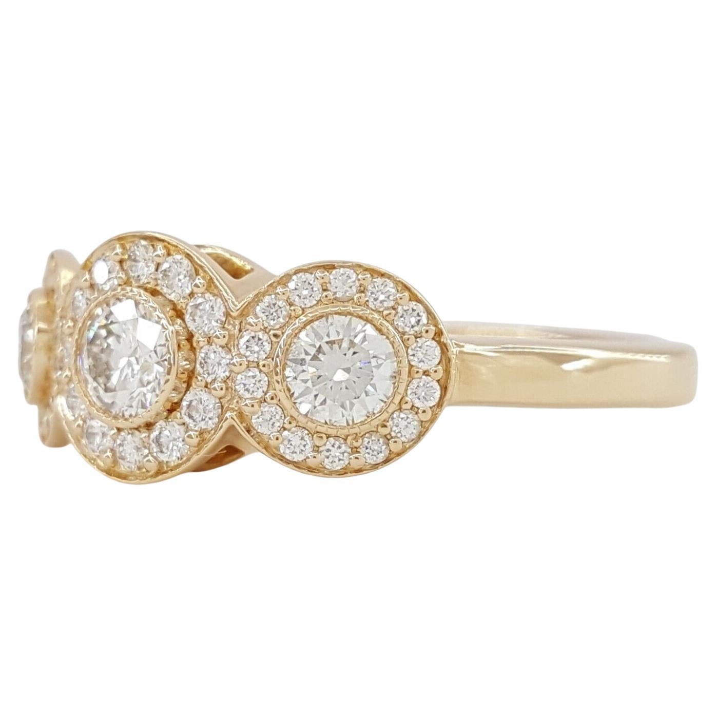 Taglio rotondo Tiffany & Co. Anello di fidanzamento a tre pietre con diamante tondo brillante a forma di aureola