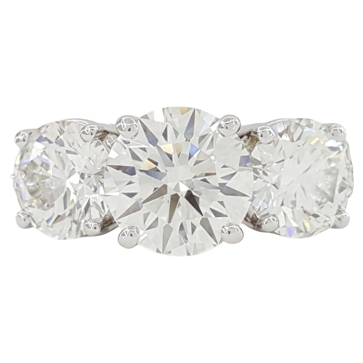 LV Diamonds Solitaire, Round Brilliant cut - Jewelry - Collections