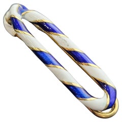 Tiffany
Co. Tie Bar Blue White Stripe Enamel Twist 18k Yellow Gold 6.6g Tiffany
Co. Tie Bar Blue White Stripe Enamel Twist 18k Yellow Gold 6.6g