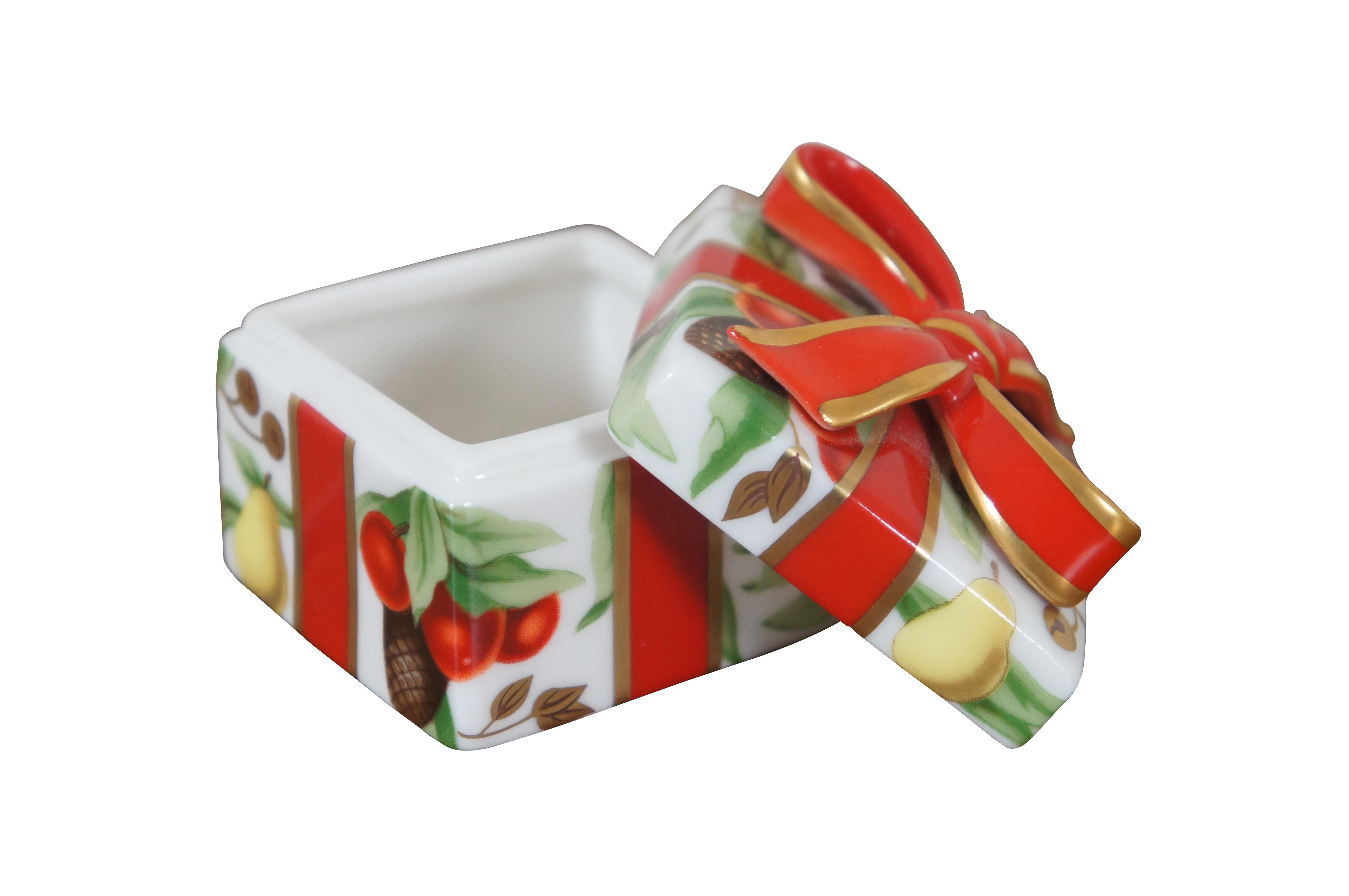 tiffany box with bow
