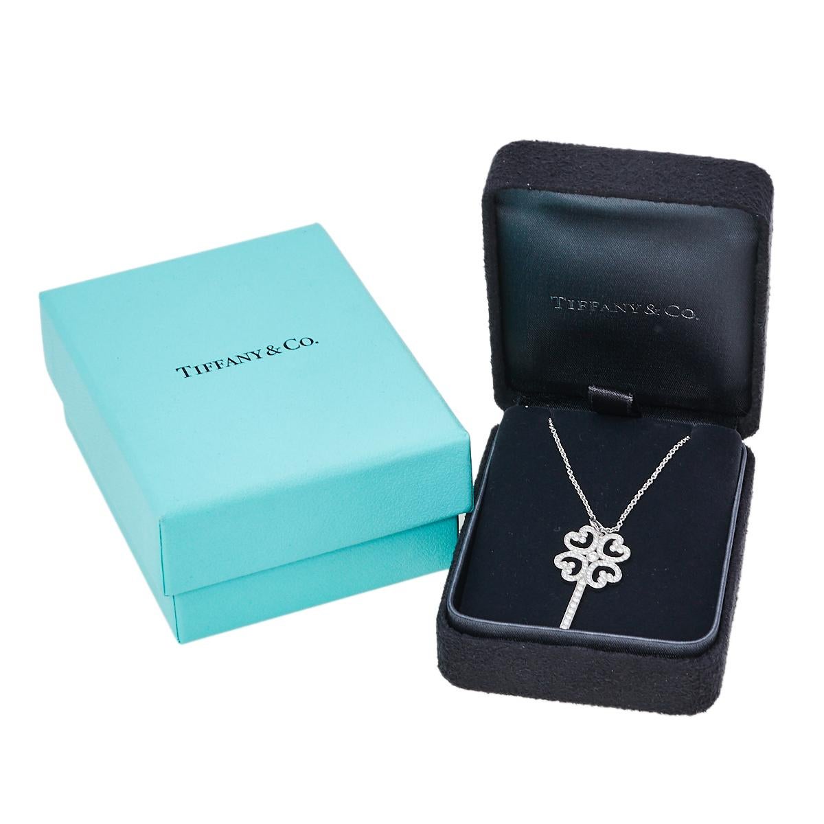 Tiffany & Co. Tiffany Keys Diamond 18K Quatra Heart Key Pendant Necklace In Good Condition In Dubai, Al Qouz 2