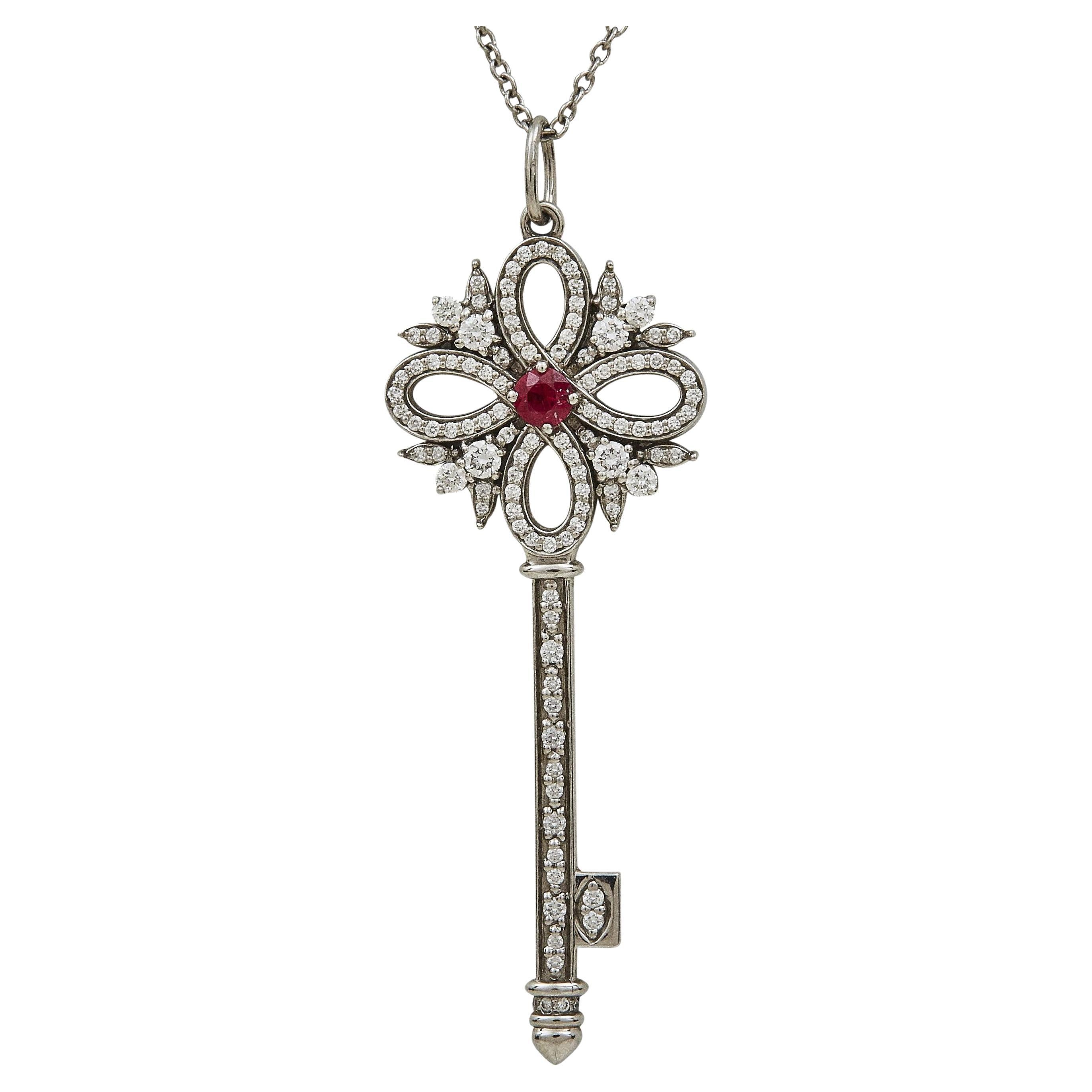 Tiffany & Co. Ciondolo Tiffany Keys in platino con diamante e rubino in vendita