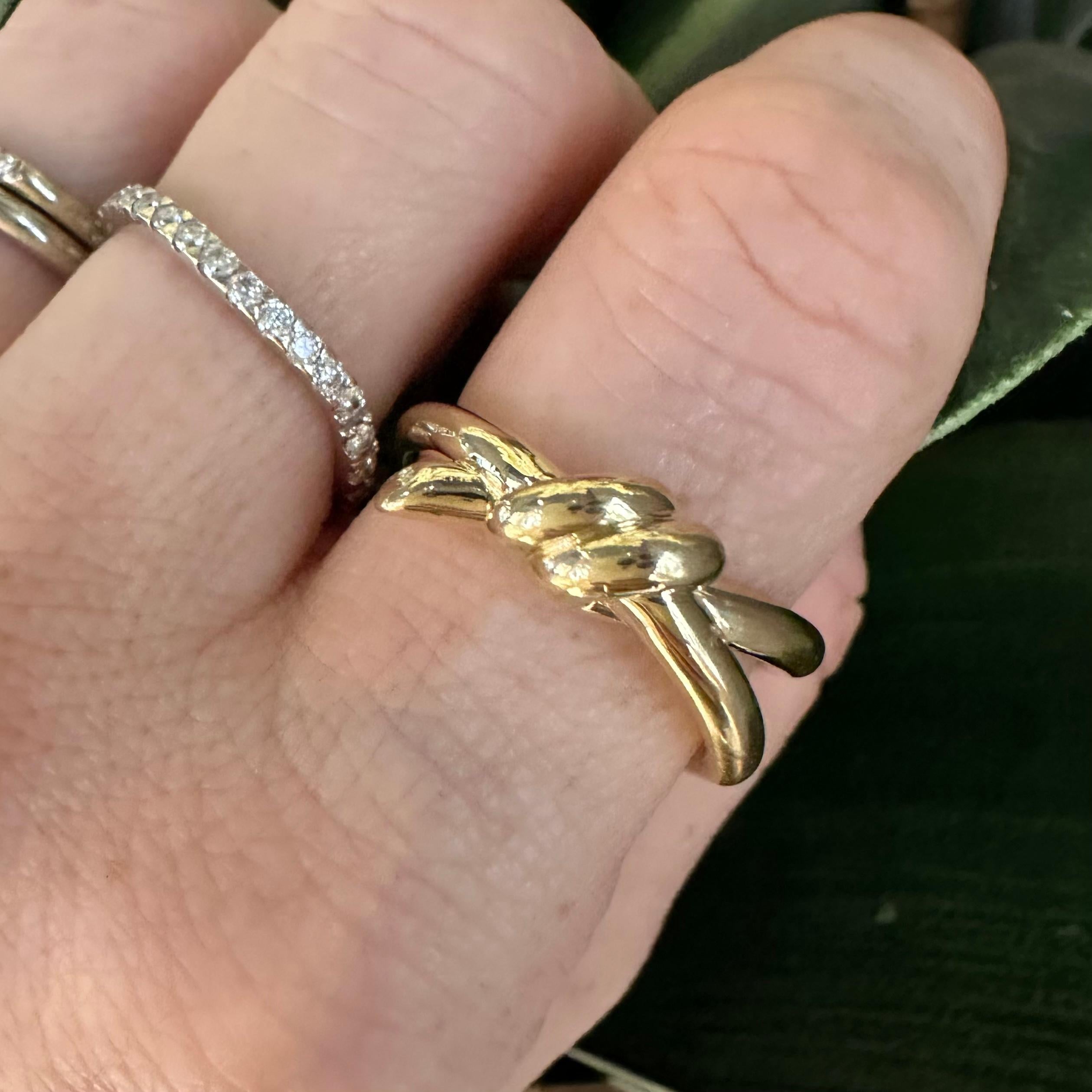 Tiffany & Co. Tiffany Knot 18k Yellow Gold Ring, Size 8 In Excellent Condition For Sale In Miami, FL