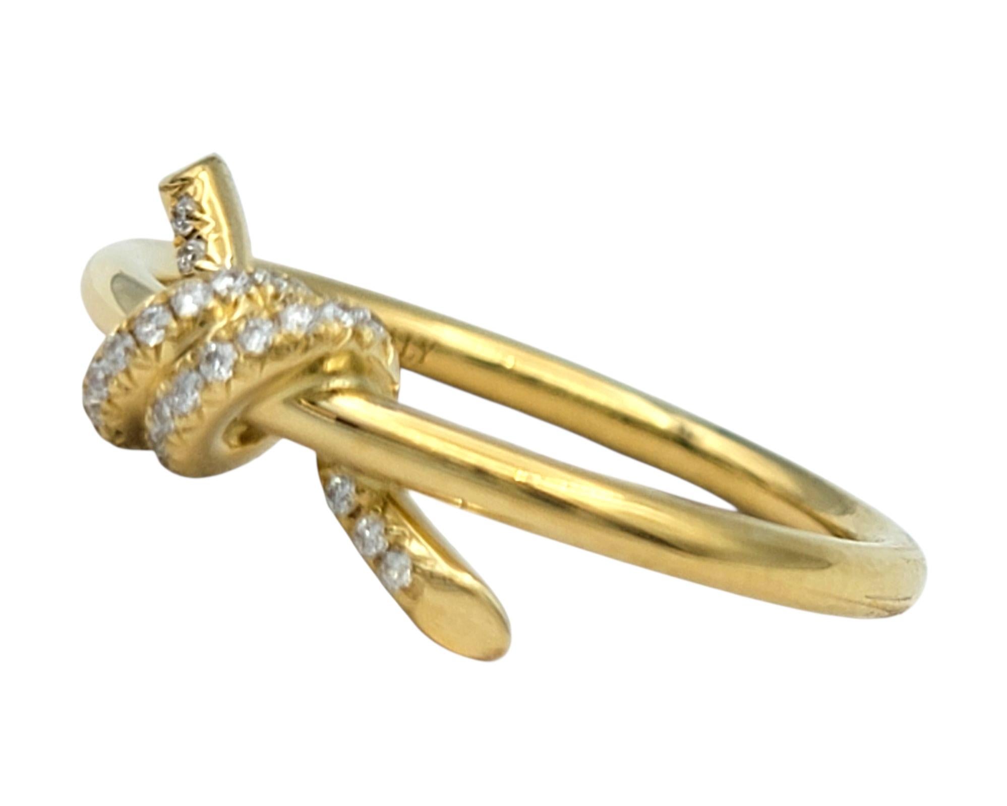 Tiffany & Co. Tiffany Knot Band Ring with Pavé Diamonds in 18 Karat Yellow Gold (Rundschliff) im Angebot