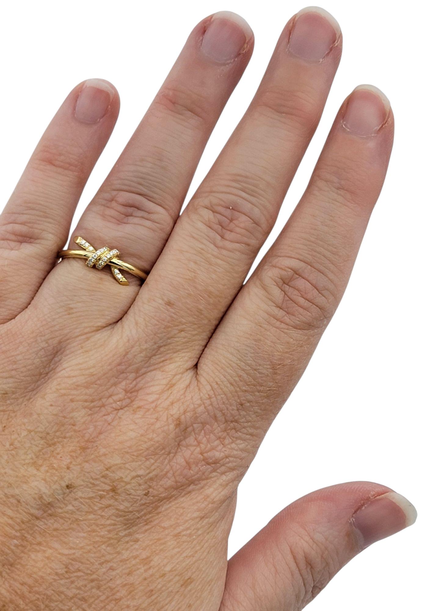 Tiffany & Co. Tiffany Knot Band Ring with Pavé Diamonds in 18 Karat Yellow Gold im Angebot 1