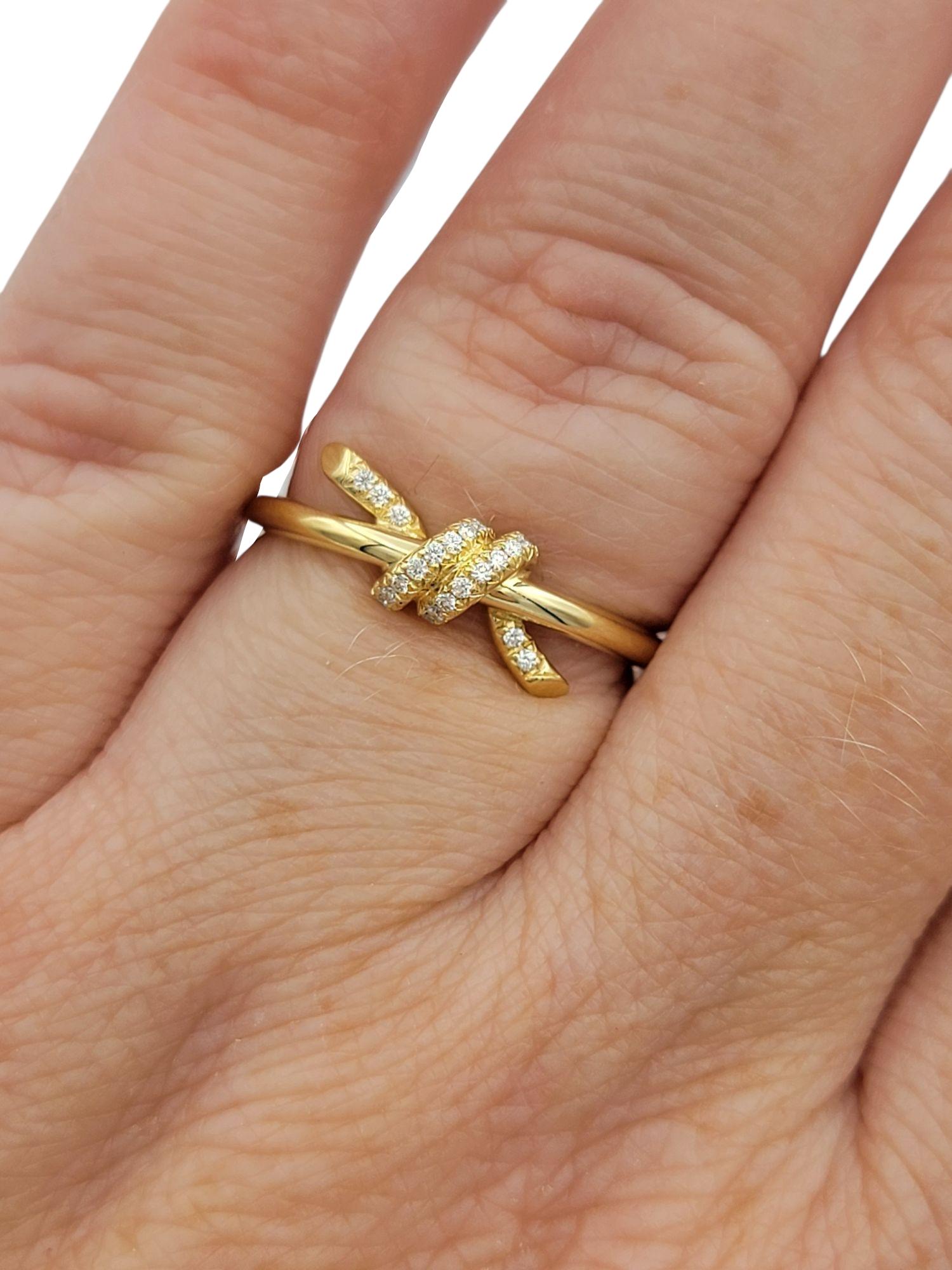 Tiffany & Co. Tiffany Knot Band Ring with Pavé Diamonds in 18 Karat Yellow Gold im Angebot 2