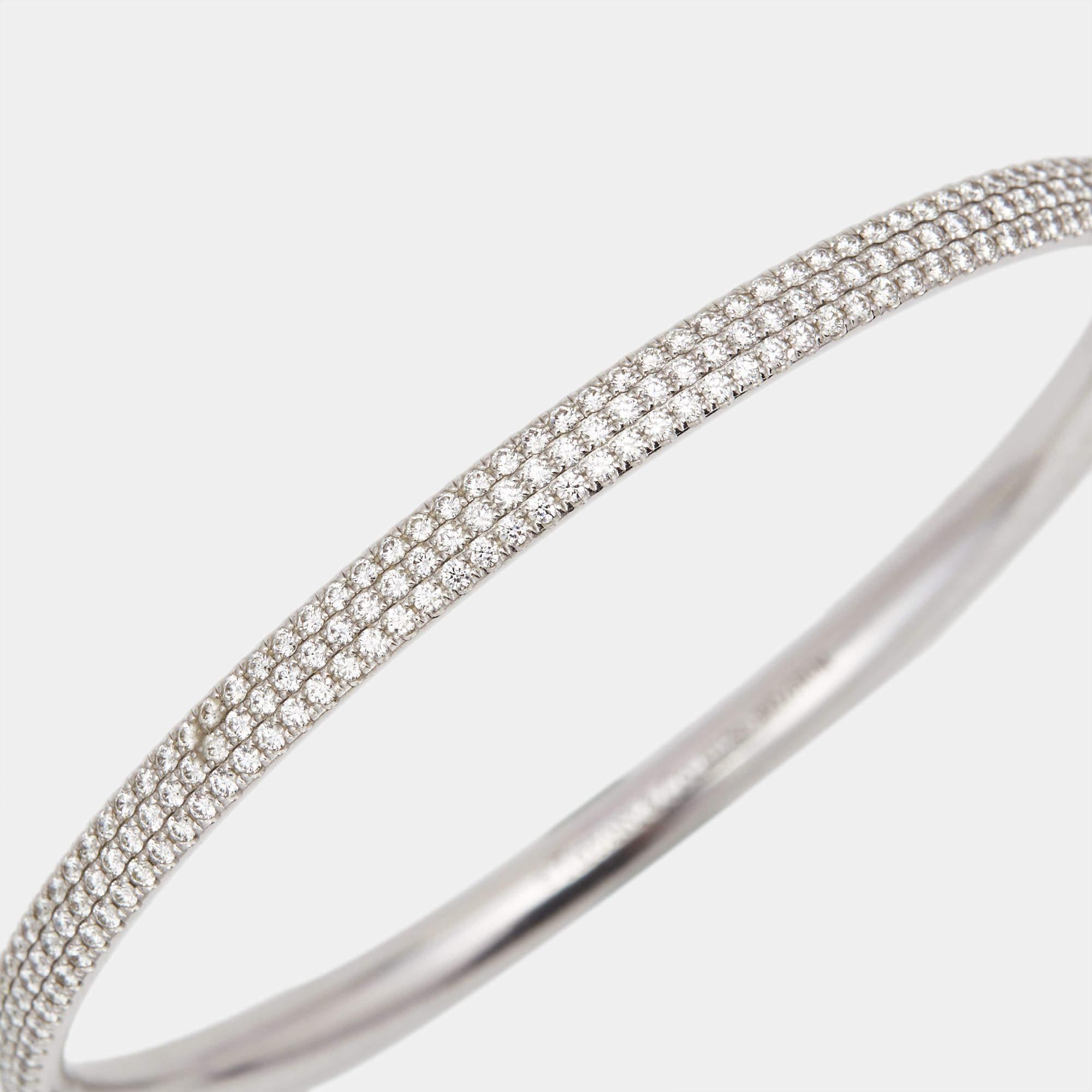 Tiffany & Co. Tiffany Metro Bracelet en or blanc 18 carats à trois rangées de diamants en vente 1