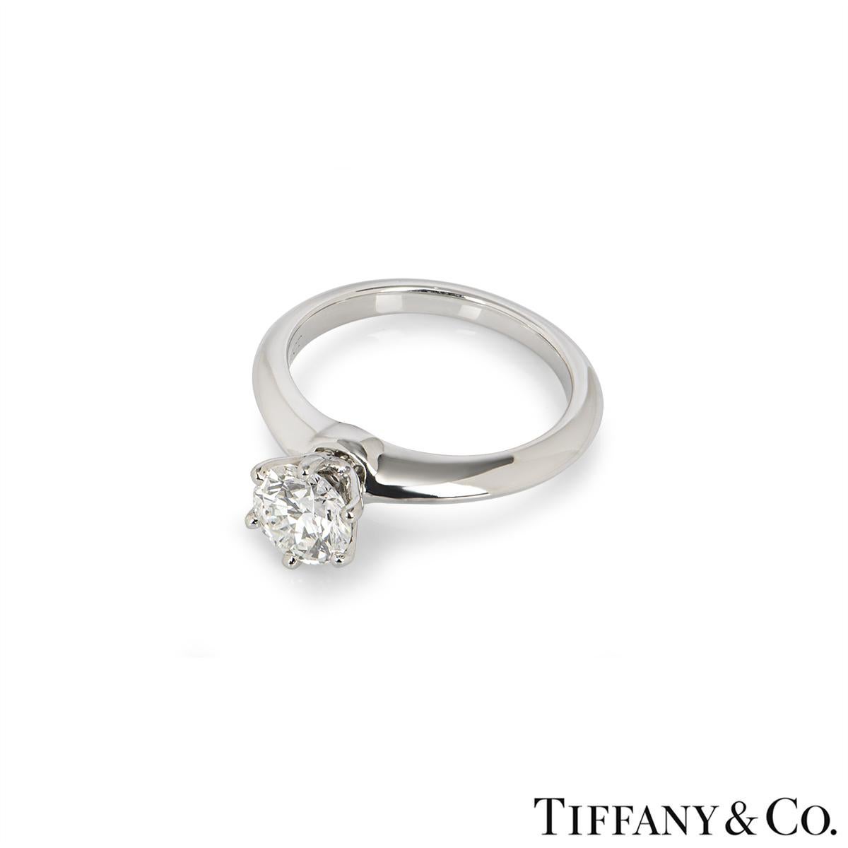 Taille ronde Tiffany & Co. Tiffany Setting Bague de fiançailles solitaire sertie de diamants 1,00 carat H/VVS1 en vente