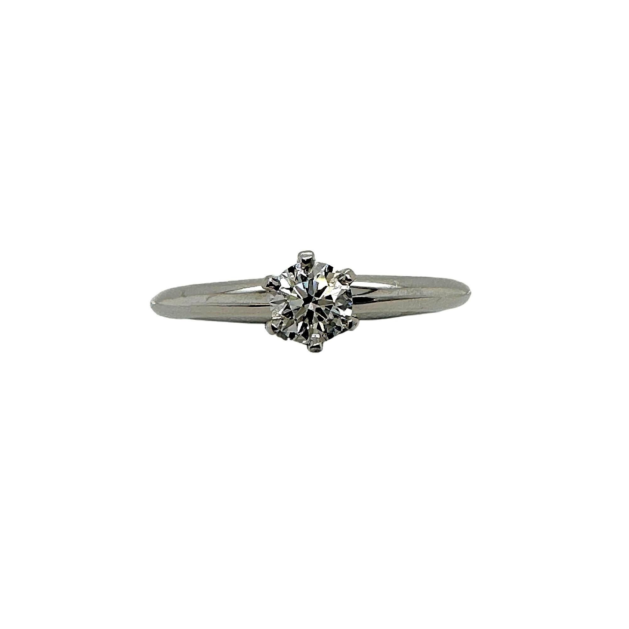 Tiffany & Co. Bague de fiançailles en argent sertie de diamants ronds 0,20 cts G VS1 en vente 7