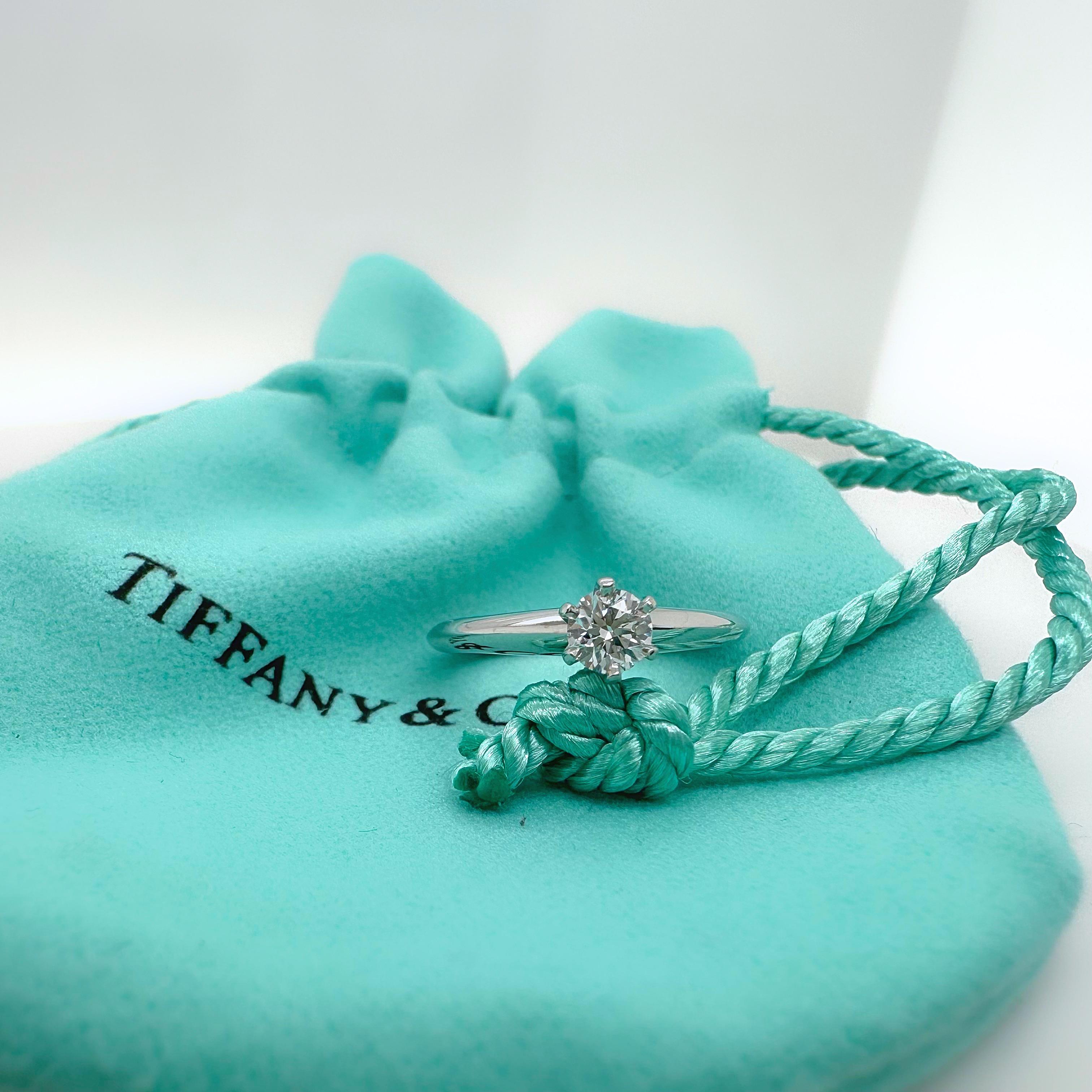 Taille ronde Tiffany & Co. Bague de fiançailles en argent sertie de diamants ronds 0,20 cts G VS1 en vente