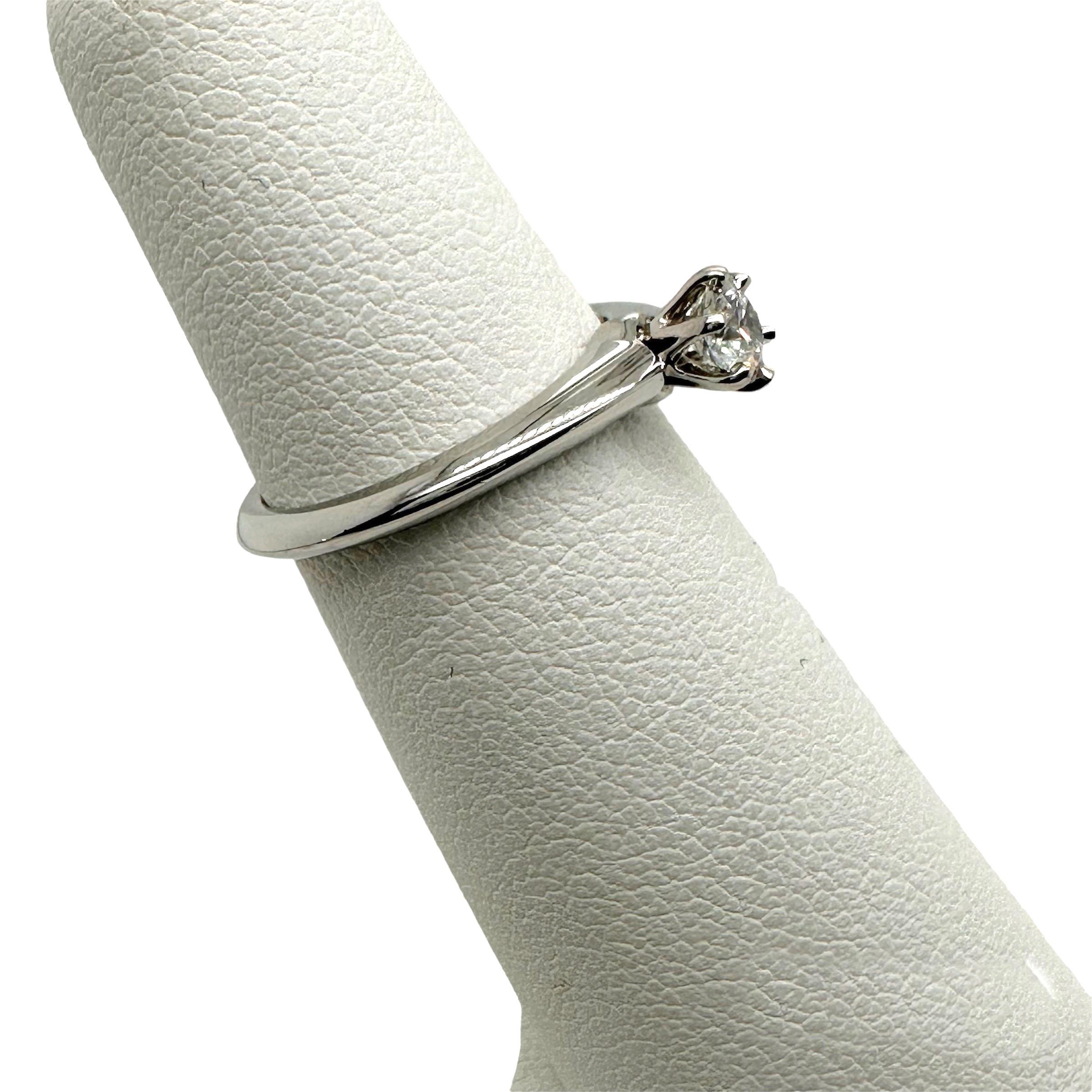 Tiffany & Co Tiffany Setting Round Diamond 0.20 cts G VS1 Engagement Ring Plat In Excellent Condition For Sale In San Diego, CA