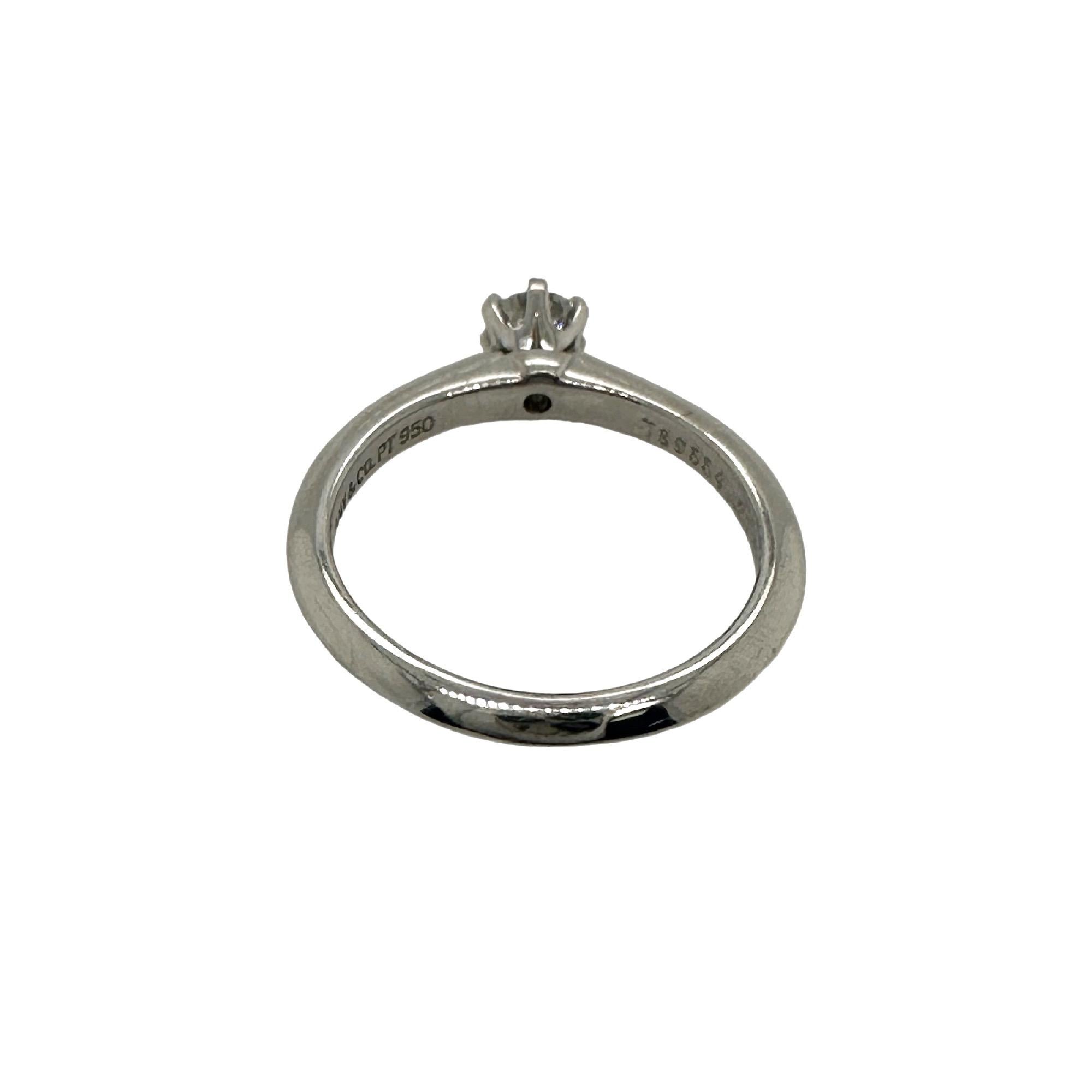 Women's Tiffany & Co Tiffany Setting Round Diamond 0.21 cts E VS1 Engagement Ring Plat For Sale