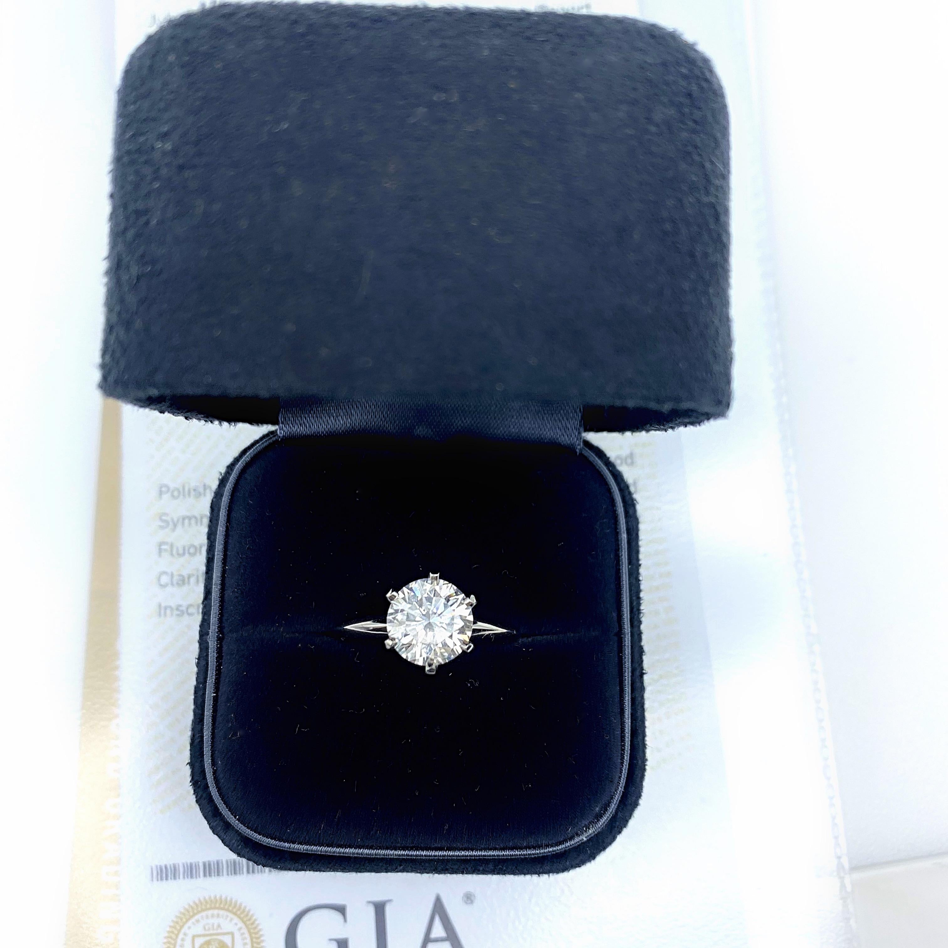 Tiffany & Co Bague de fiançailles sertie de diamants ronds de 2,08 carats F VVS2 Pour femmes en vente