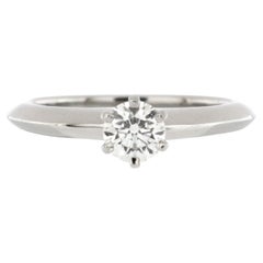 Tiffany & Co. Tiffany Bague solitaire en platine sertie d'un diamant RBC I/IF 0,31