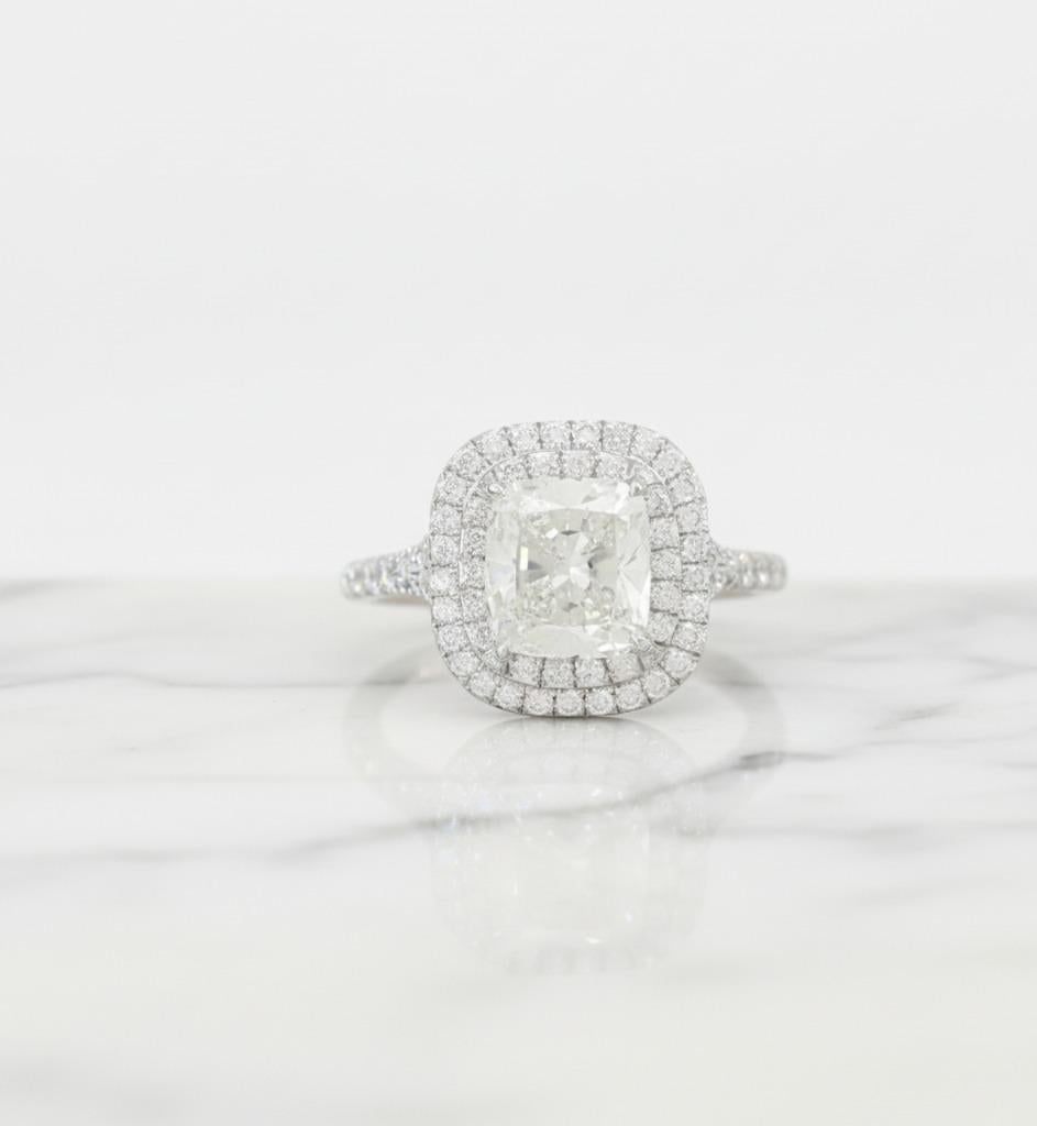 Tiffany & Co. Tiffany Soleste Platin Cushion-Cut Diamantring im Zustand „Hervorragend“ im Angebot in Chicago, IL