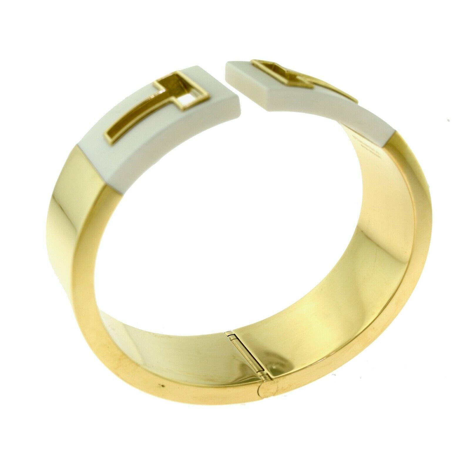  Tiffany & Co. Tiffany T Cut-Out Yellow Gold White Enamel Flexible Bracelet Cuff Unisexe 