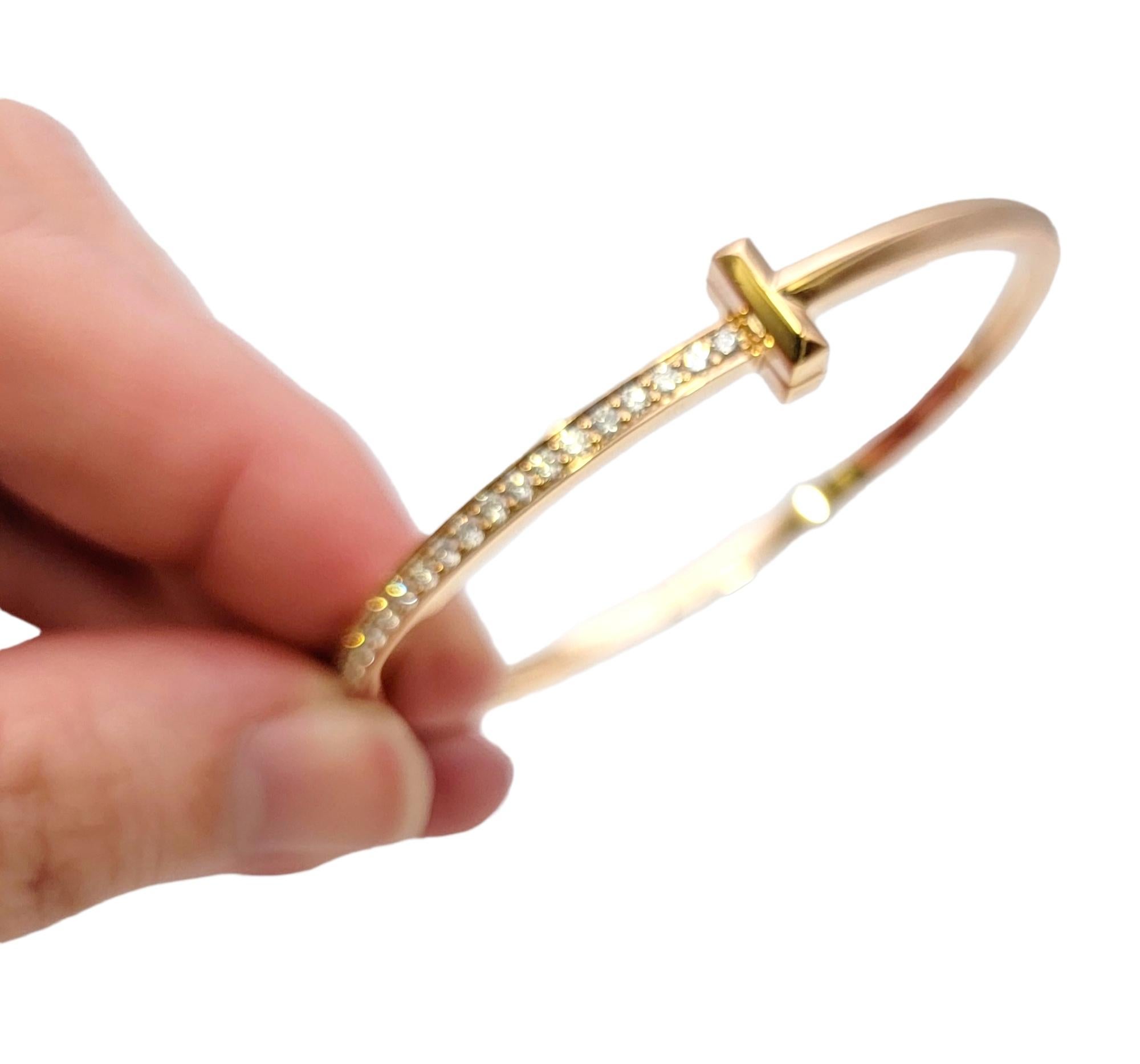 Tiffany & Co. Tiffany T Bracelet jonc étroit en or rose avec fil à charnière et diamants T1 en vente 4