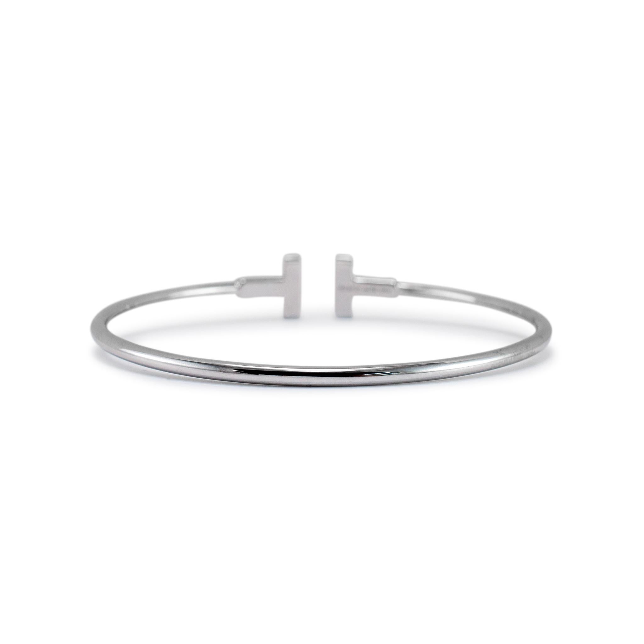 Tiffany & Co. Tiffany T Narrow Wire 18K White Gold Cuff Bracelet in vendita 1