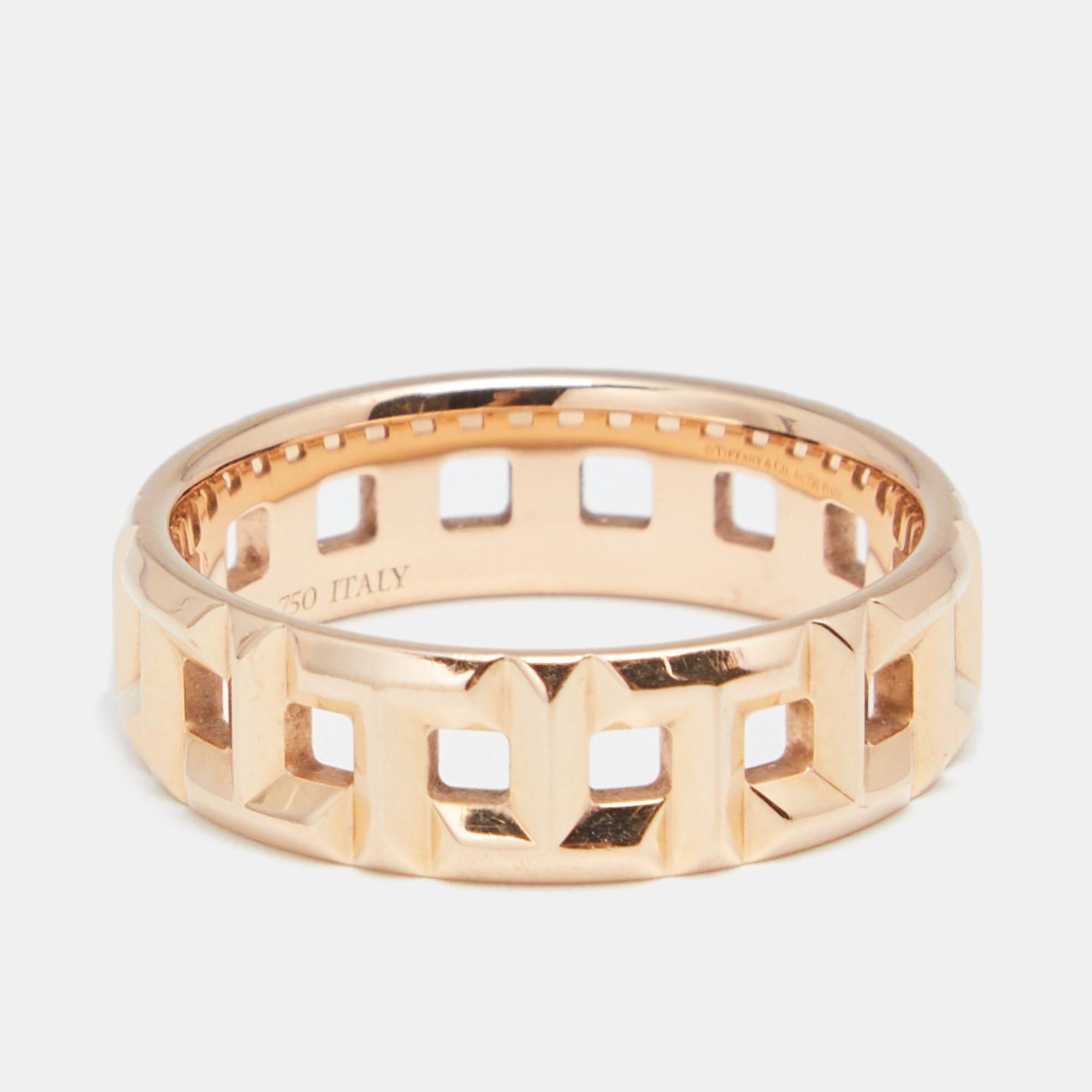 The Tiffany T collection is one of the most popular jewelry lines from Tiffany & Co. Each piece comes with a distinct shape that displays or re-interprets the 'T' symbol. This Tiffany T True wide ring is made of 18k rose gold and the design is