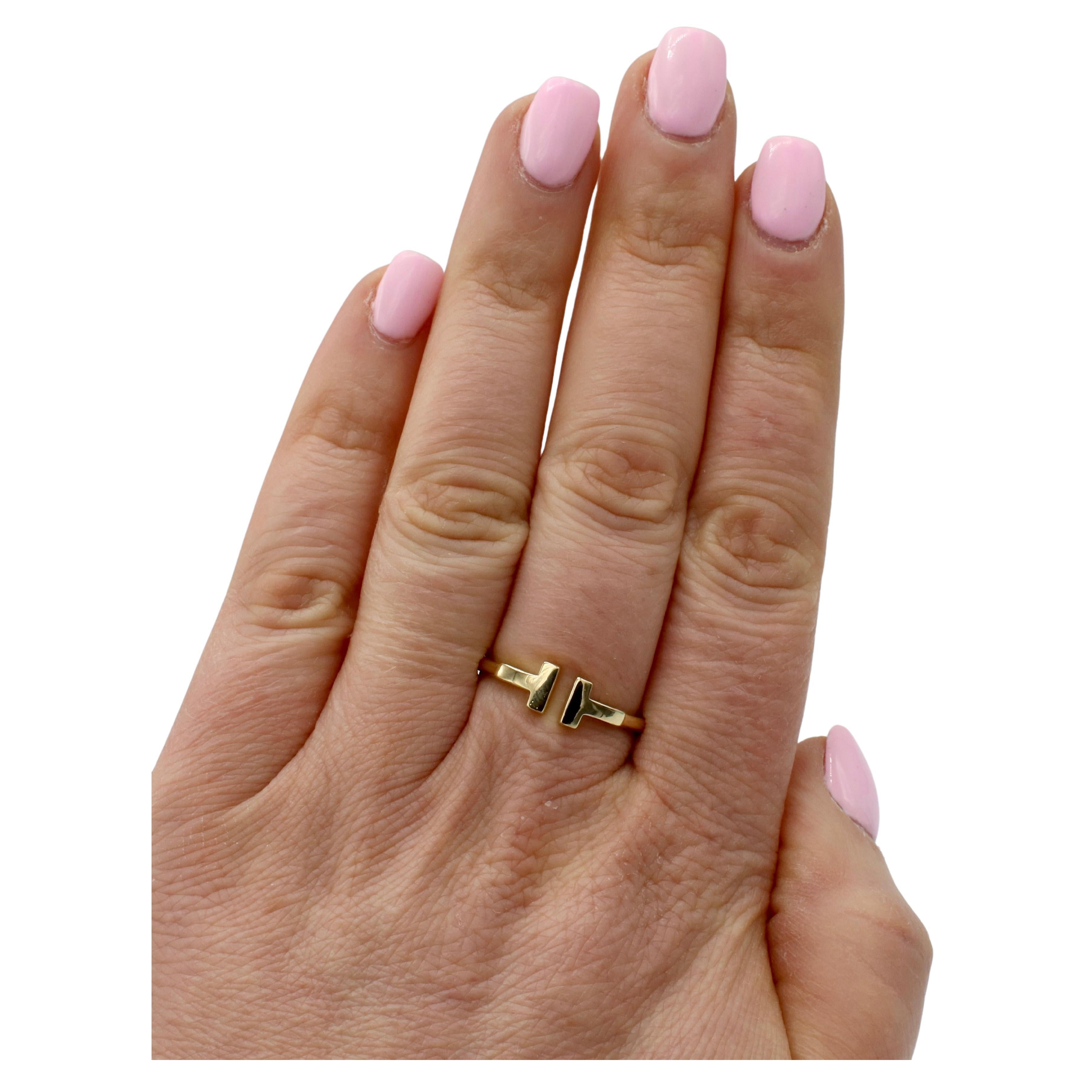 Tiffany & Co. Tiffany T Wire Ring 18 Karat Yellow Gold In Excellent Condition In  Baltimore, MD