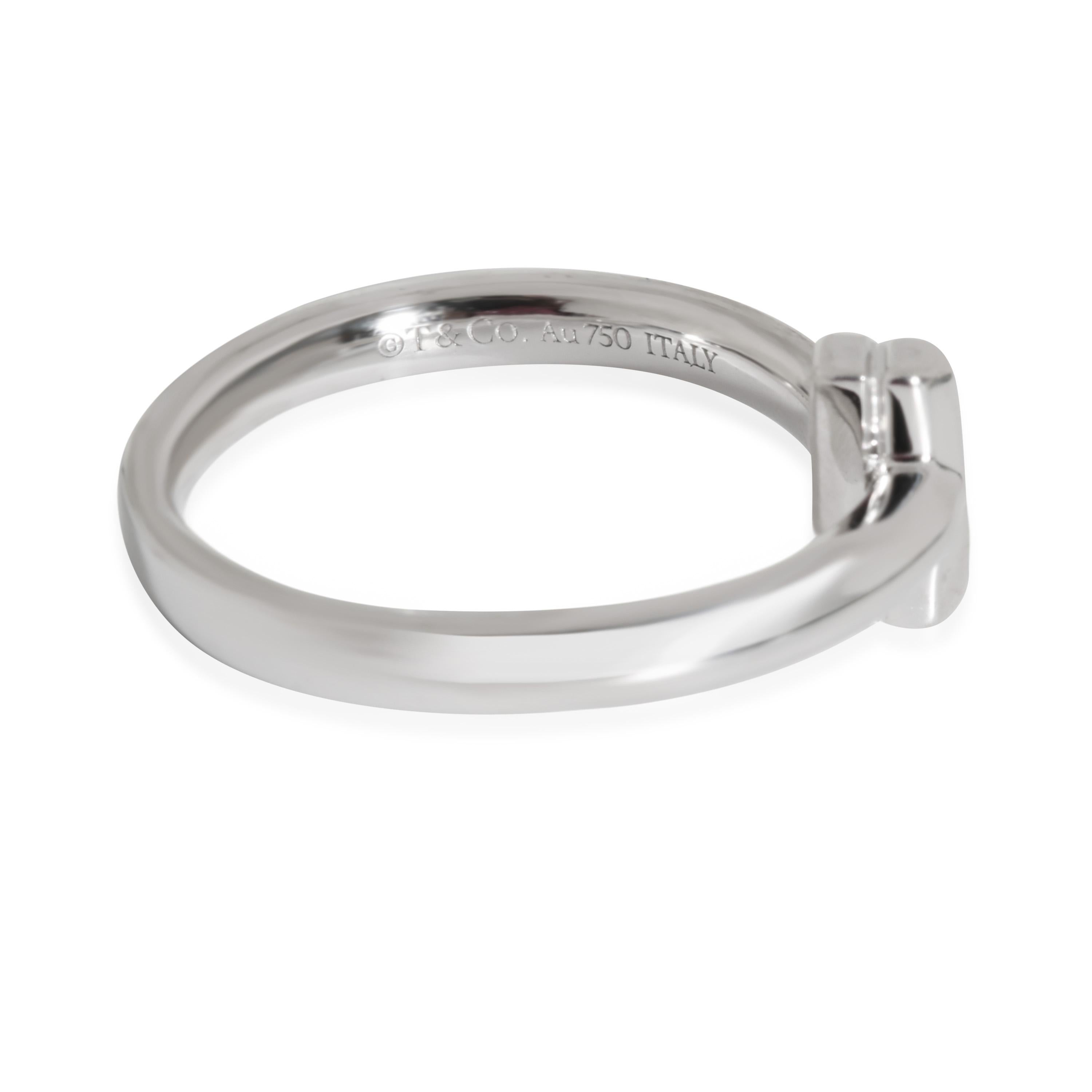 Tiffany & Co. Tiffany T1 Ring in 18K Weißgold  0,08 Ctw

PRIMÄRE DETAILS
SKU: 139163
Titel der Auflistung: Tiffany & Co. Tiffany T1 Ring in 18K Weißgold  0,08 Ctw
Beschreibung des Zustands: Inspiriert vom 