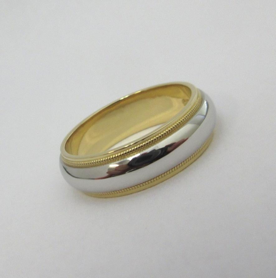 TIFFANY & Co. Ensemble Platine 18K Or 6mm Milgrain anneau de mariage 8 en vente 1