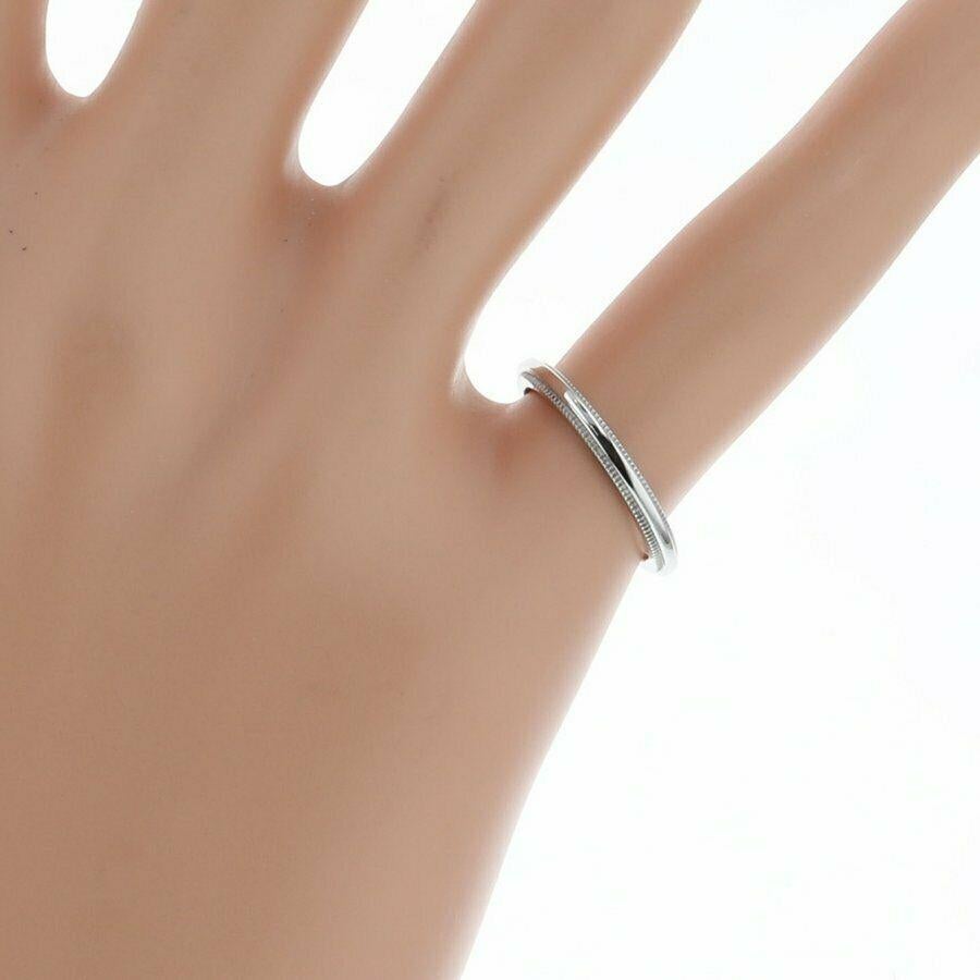 TIFFANY & Co. Together Platinum 2mm Milgrain Wedding Band Ring 7.5 In Excellent Condition For Sale In Los Angeles, CA