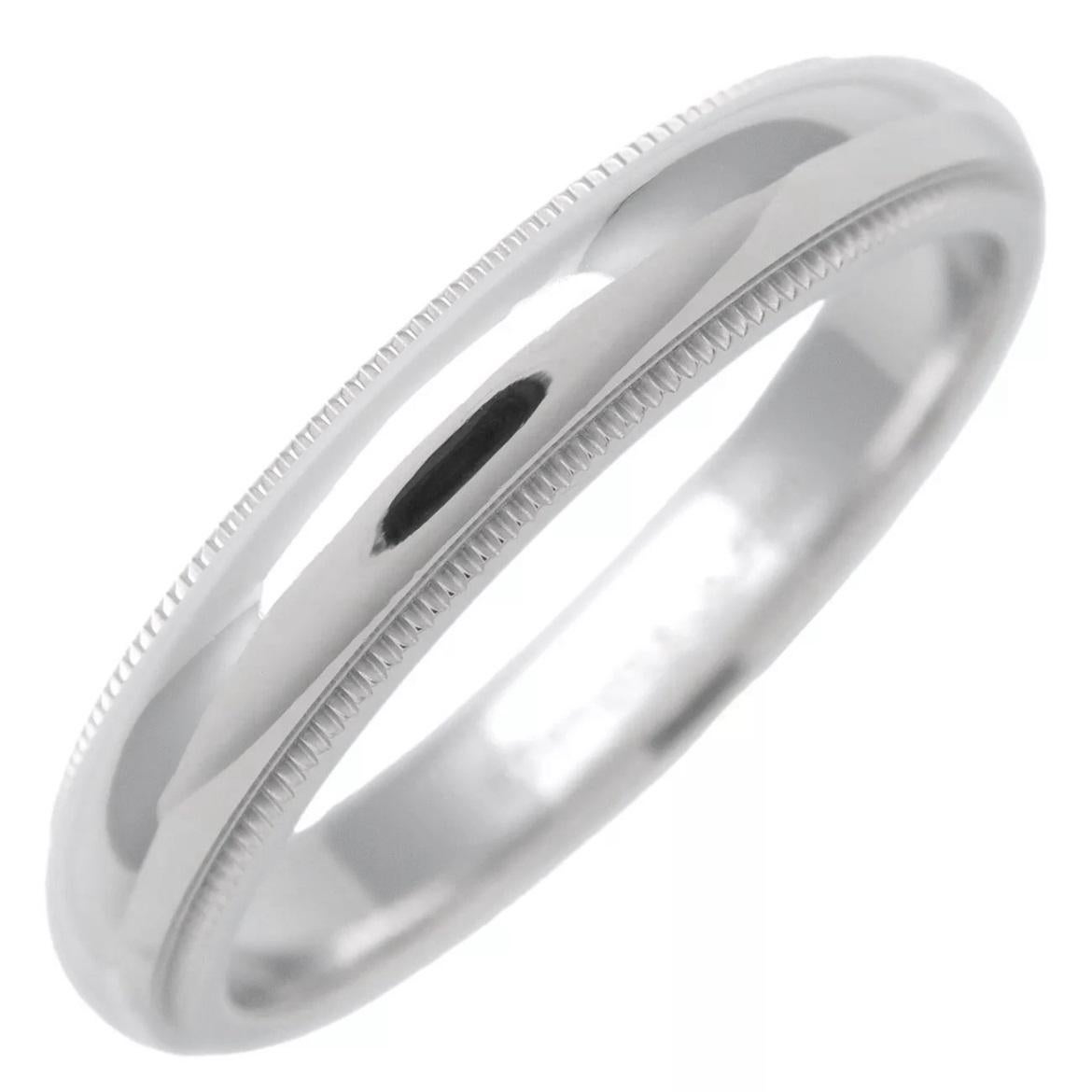 TIFFANY & Co. Zusammen Platin 4mm Milgrain Hochzeit Band Ring 10.5

Metall: Platin
Größe: 10,5 
Bandbreite: 4mm
Gewicht: 9.60 Gramm
Punze: ©TIFFANY&Co. PT50
Zustand: Ausgezeichneter Zustand, wie neu
Tiffany Preis: $2.400

Garantierte Echtheit 