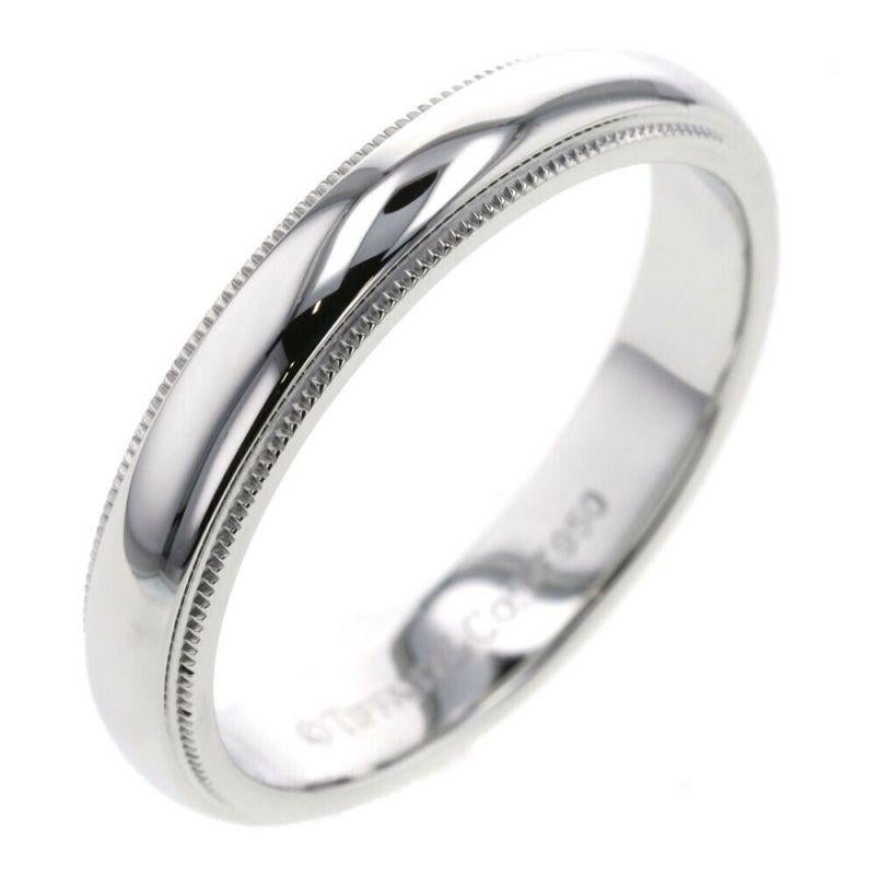 TIFFANY & Co. Juntos Platino 4mm Milgrain Alianza 9

Metal: Platino
Tamaño: 9 
Ancho de banda: 4 mm
Peso: 8.70 gramos
Sello: ©TIFFANY&Co. PT950
Estado: Excelente estado, como nuevo
Tiffany Precio: 2.100

Autenticidad garantizada 