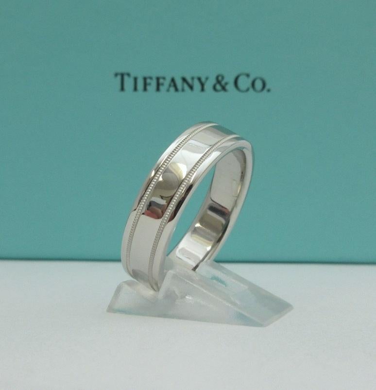 TIFFANY & Co. Juntos Platino 6mm Doble Milgrain Anillo de boda 11 Hombres en Excelente estado para la venta en Los Angeles, CA