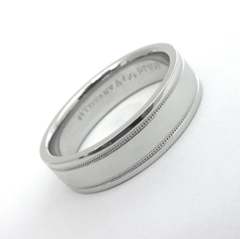 TIFFANY & Co. Alliance en platine à double grain de millegrain 10.5 Pour hommes en vente