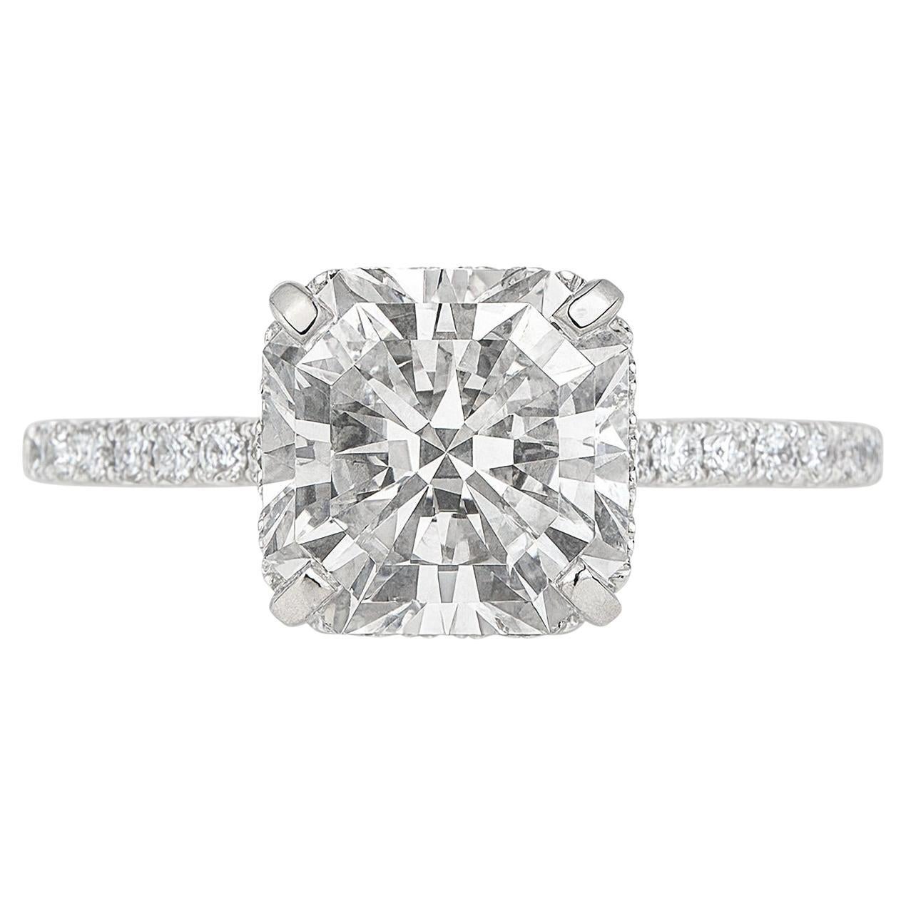 Tiffany
Co. Trueing 2.27 Carat H/VS1 Platinum Diamond Engagement Ring (bague de fiançailles en platine)