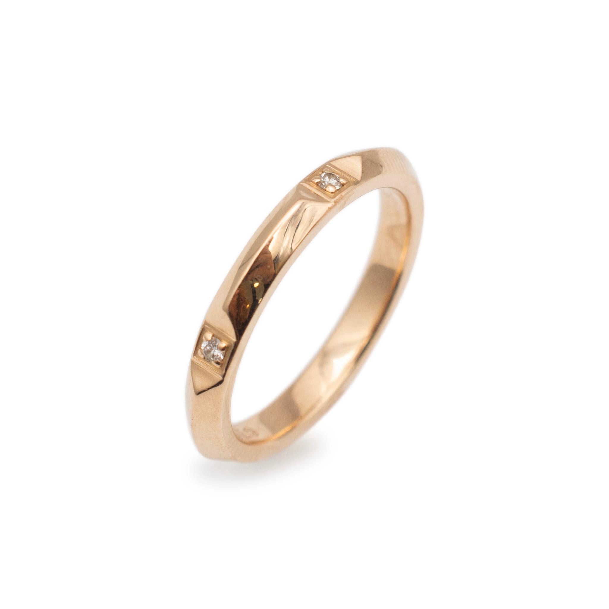 Brand: Tiffany & Co.

Metal Type: 18K Rose Gold

Size: 6

Width: 2.50 mm

Weight: 3.50 grams

Lady's TIFFANY & CO. 18K rose gold five-across, diamond modern-style (1950 to present) wedding band with a half-round shank.  Engraved with 