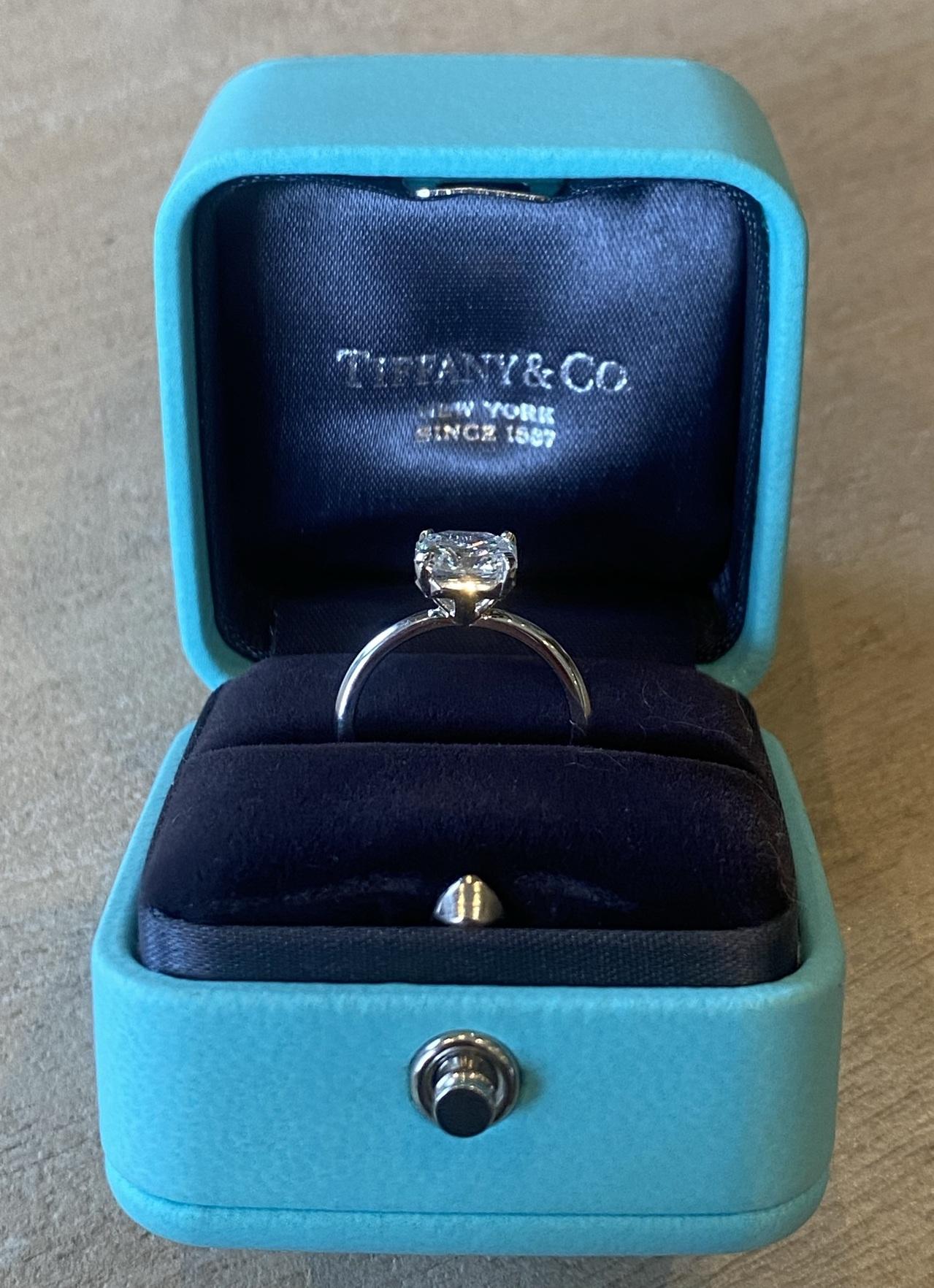 Tiffany & Co True Platinum & 1.61ct Diamond Engagement Ring Box & Papers 5