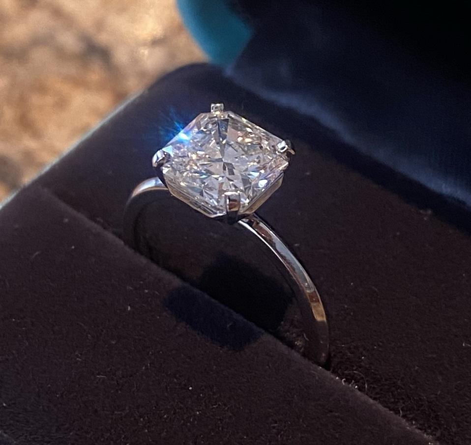 Tiffany & Co True Platinum & 1.61ct Diamond Engagement Ring Box & Papers 10