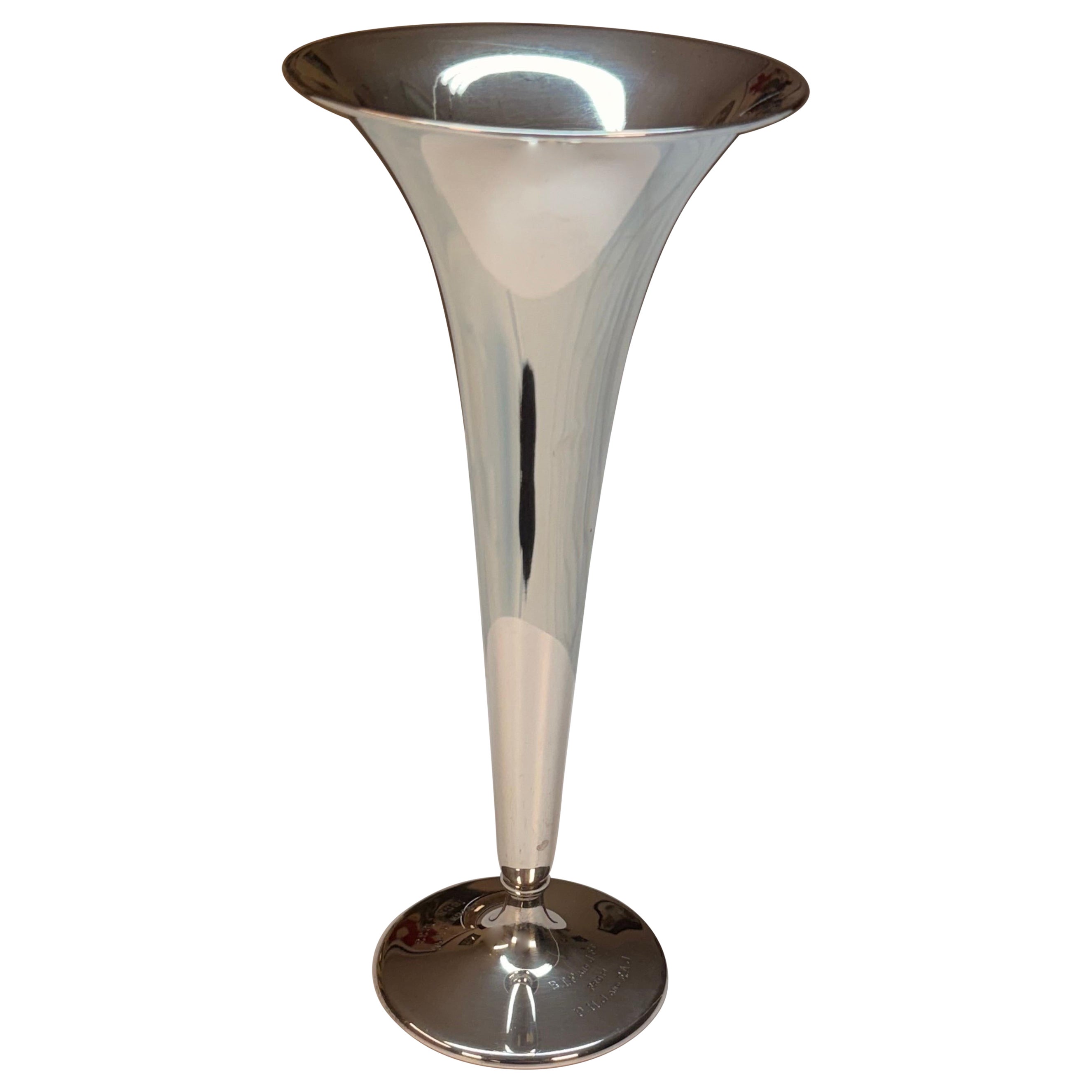 Vase en argent massif de style trompette « Tiffany & Co », XIXe siècle