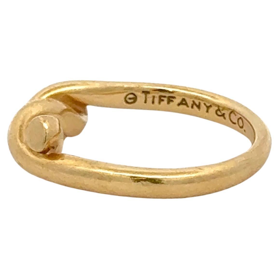 Tiffany & Co Twisted Knot Ring 18 Karat Yellow Gold 5.4 Grams In Excellent Condition For Sale In New York, NY