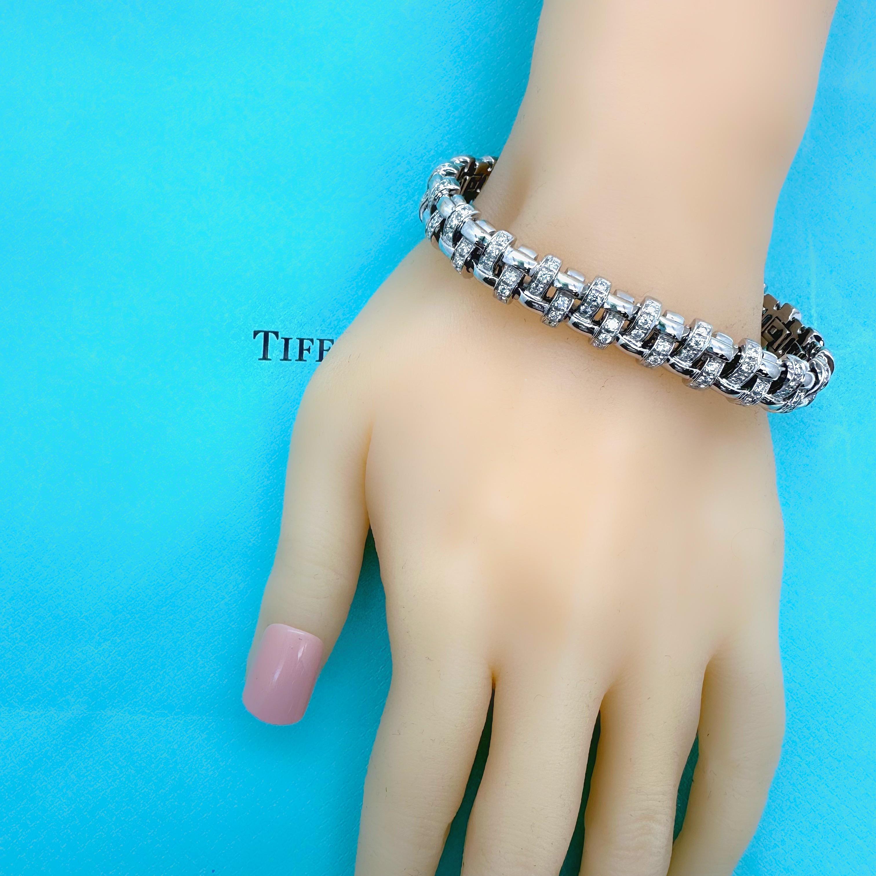Tiffany & Co. Vannerie Basket Weave Bracelet en or blanc 18 carats en vente 8