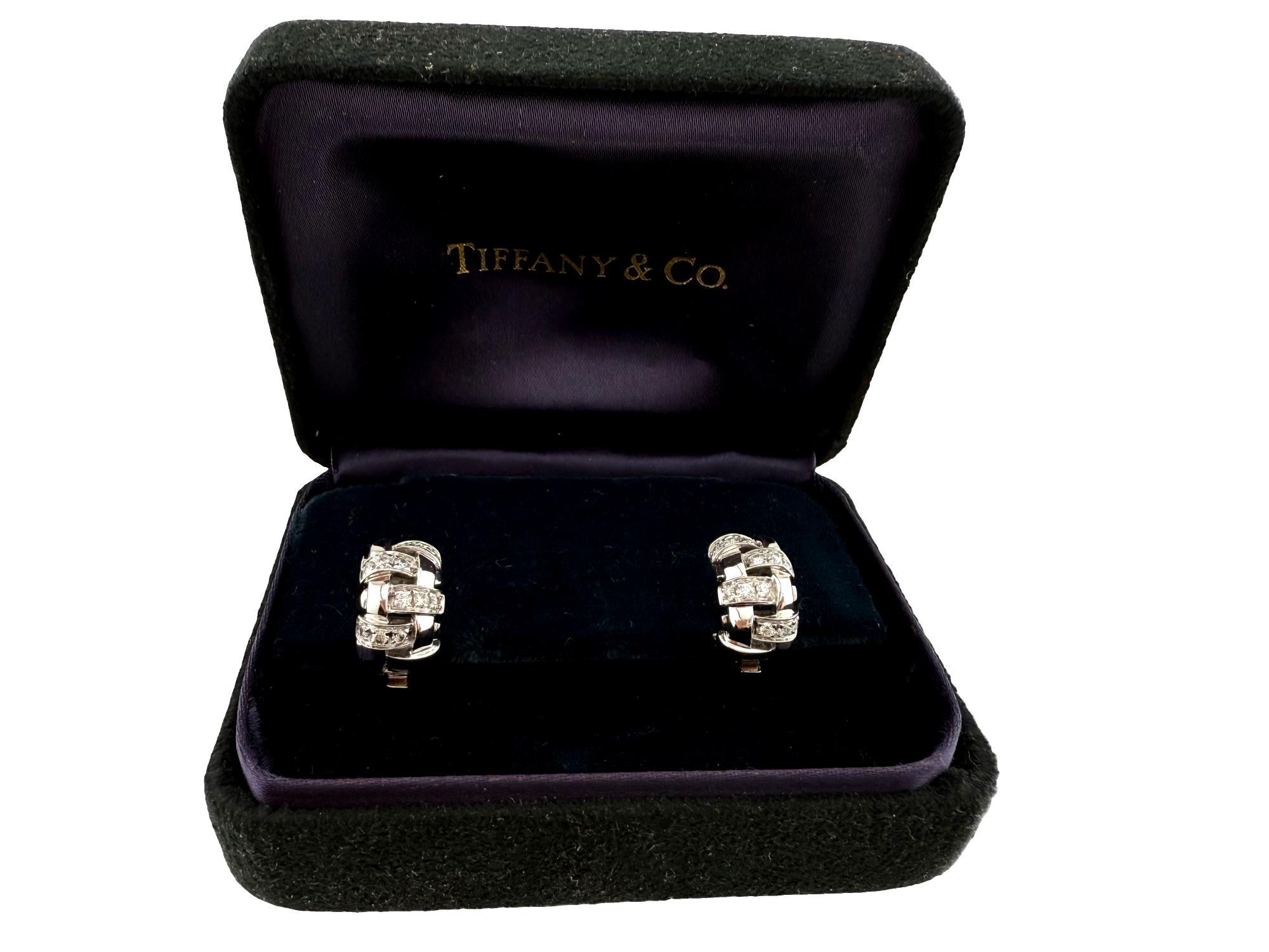 Taglio rotondo Tiffany & Co. Orecchini Vannerie Basket Weave con diamanti in oro bianco 18 carati in vendita