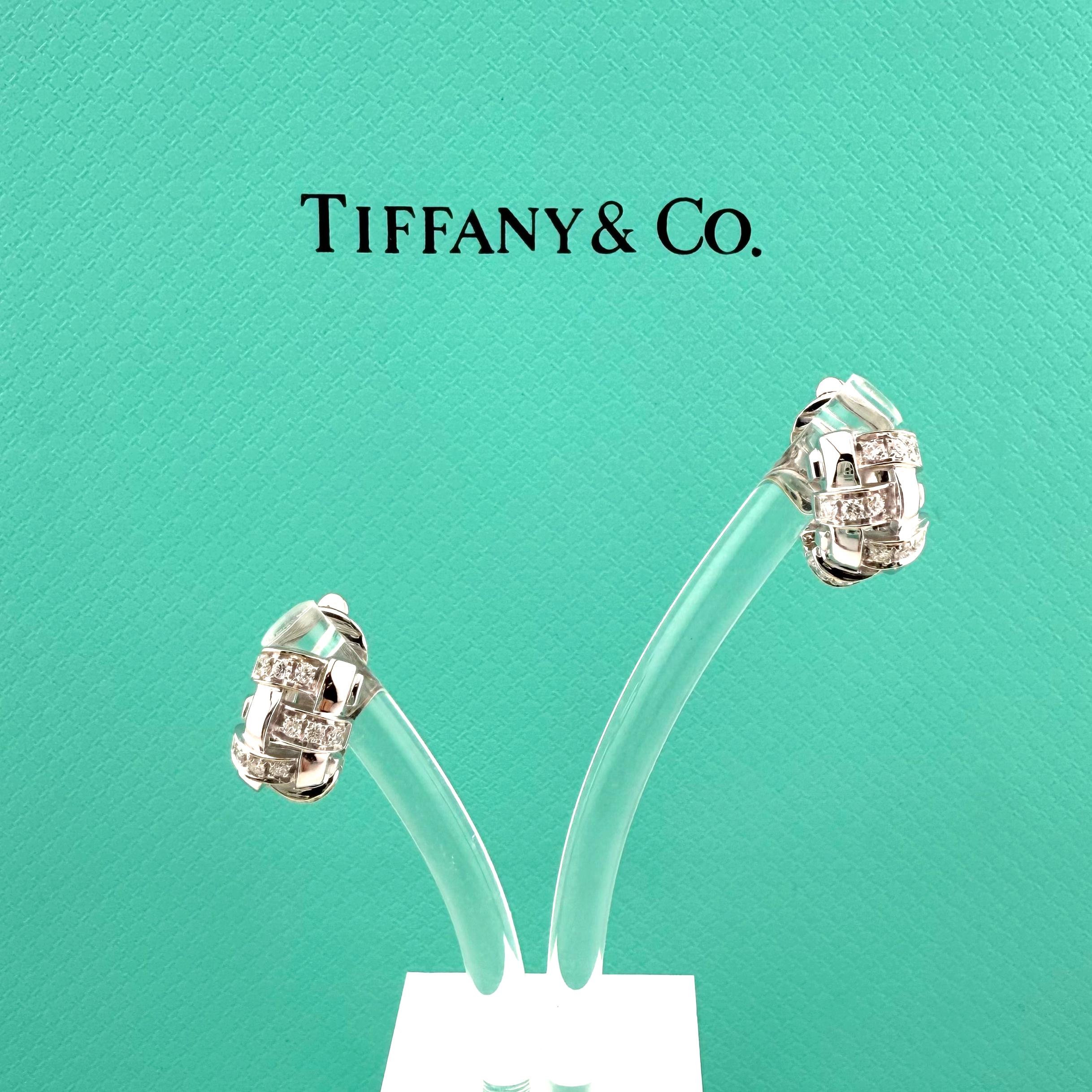 Tiffany & Co. Orecchini Vannerie Basket Weave con diamanti in oro bianco 18 carati in vendita 4