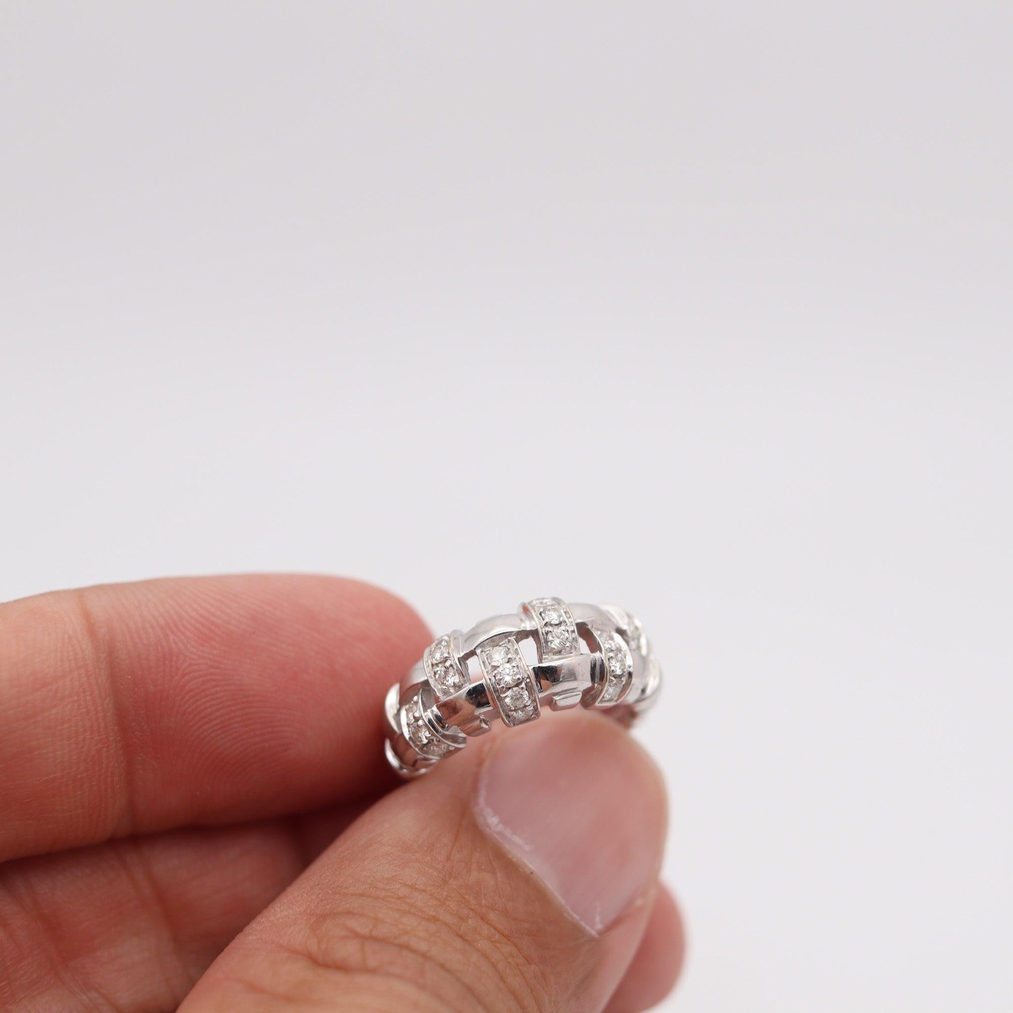 TIFFANY & CO. Anello Collection'S in oro bianco 18 carati con diamanti VS in vendita 1