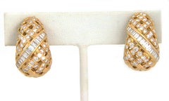 Tiffany & Co. Vannerie Diamond 18k Yellow Gold Basket Dome Clip On Earrings