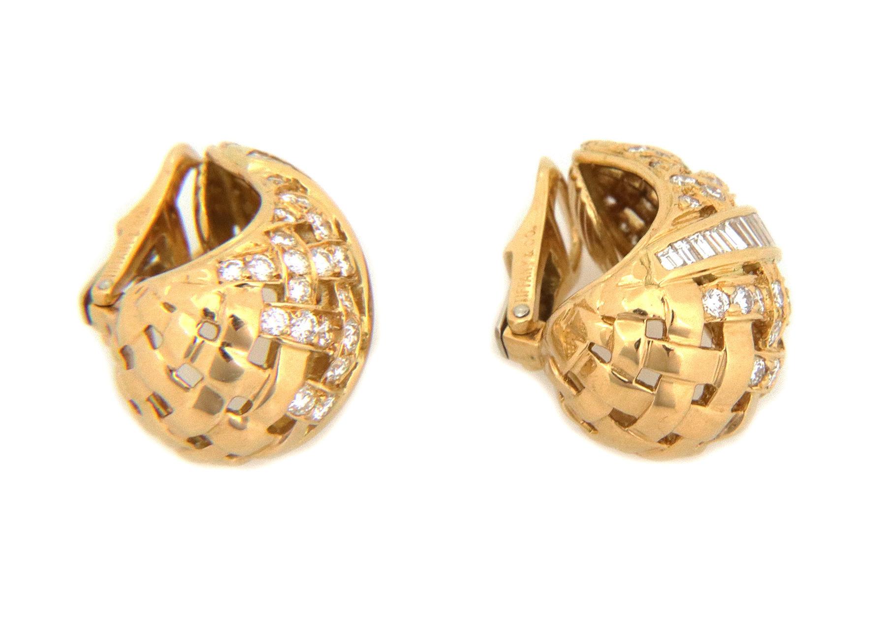 Brilliant Cut Tiffany & Co. Vannerie Diamond 18k Yellow Gold Basket Dome Clip On Earrings For Sale