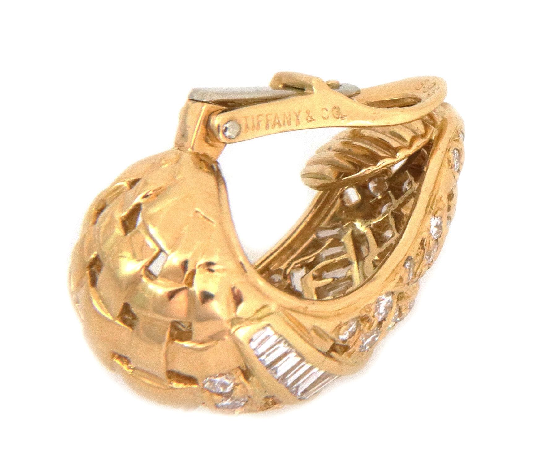 Women's Tiffany & Co. Vannerie Diamond 18k Yellow Gold Basket Dome Clip On Earrings For Sale